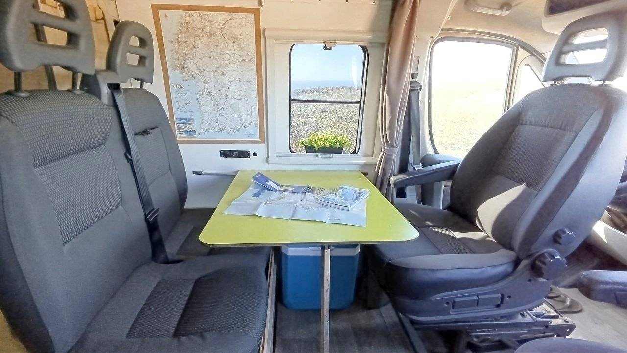 Dining Area Citroën Citroën jumper - Yescapa