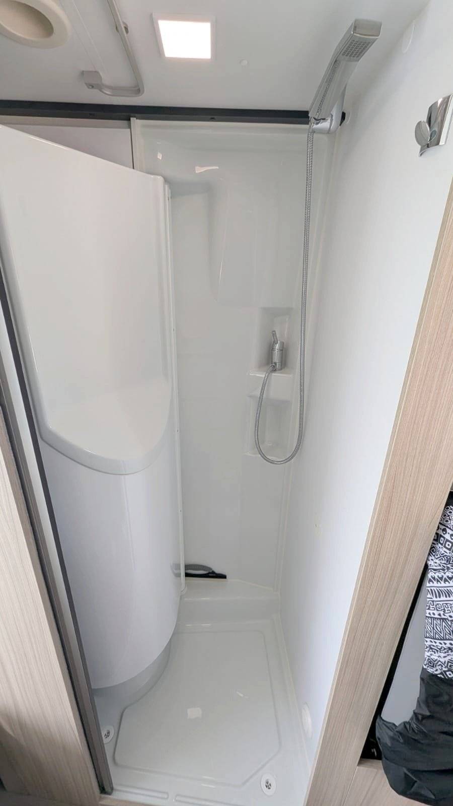 Adria Twin 600 SPB Family