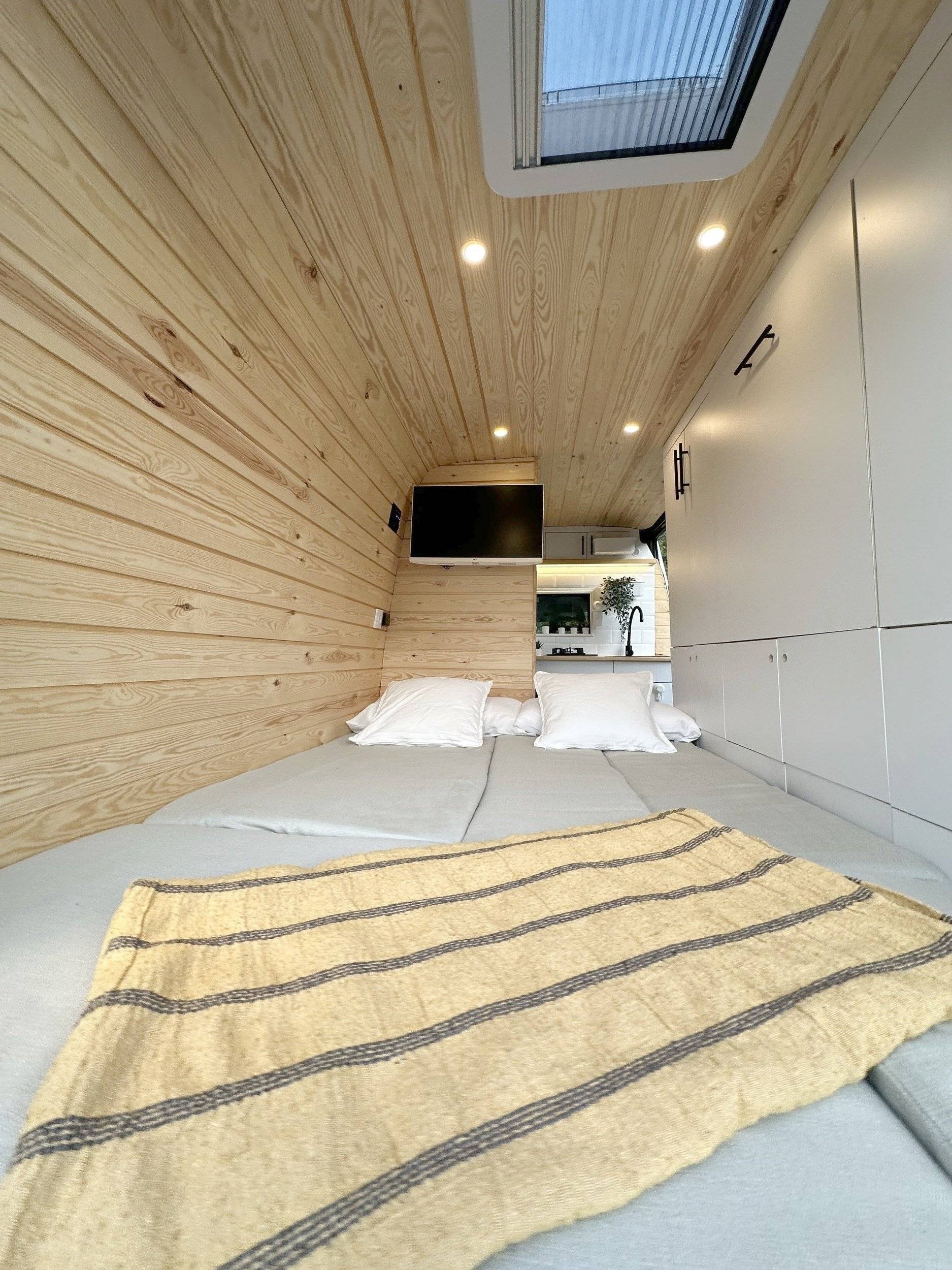 Plazas en cama Iveco Daily 4x4 3,0L 176ch - Yescapa
