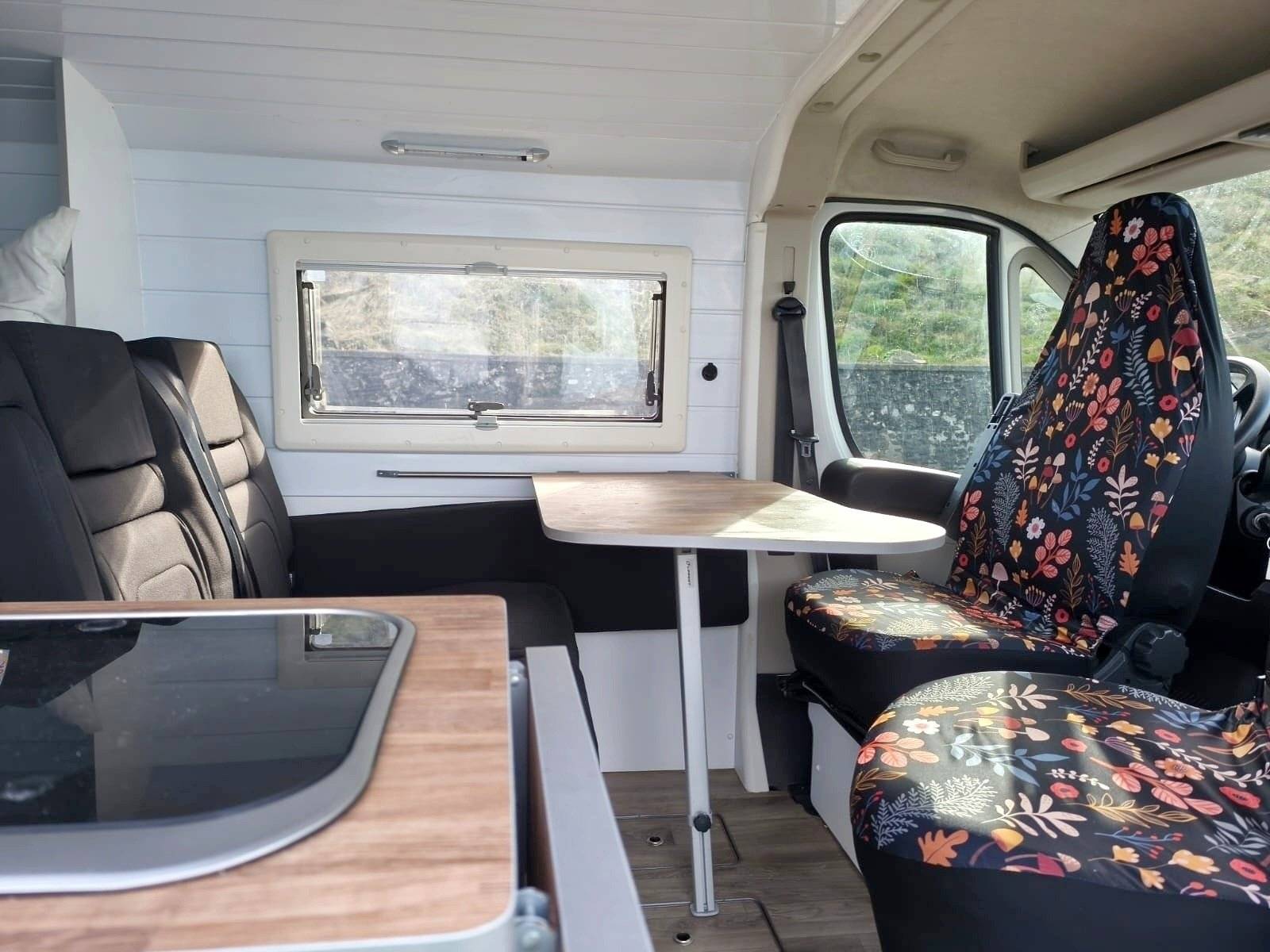 Comedor Peugeot - Yescapa