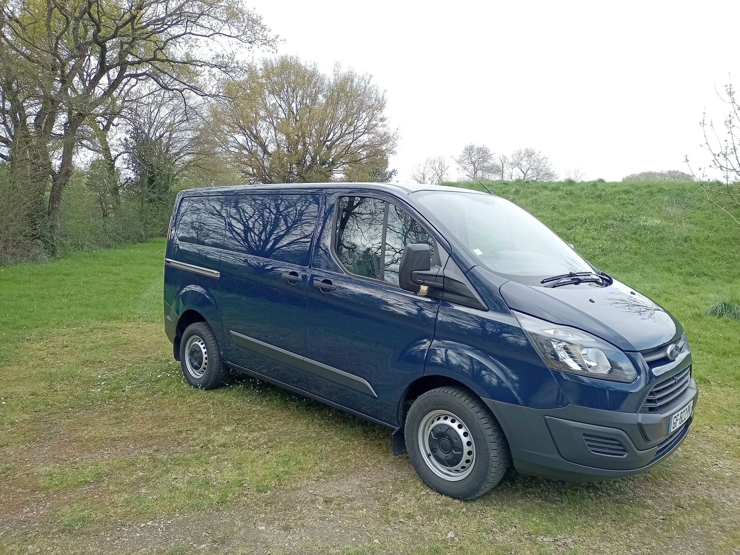 NOMAD AND CO TRANSIT CUSTOM