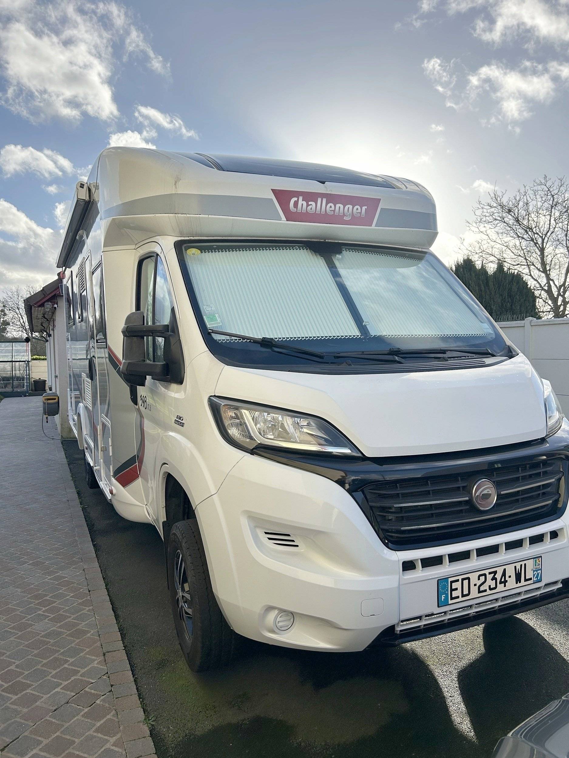 Challenger 03 Active