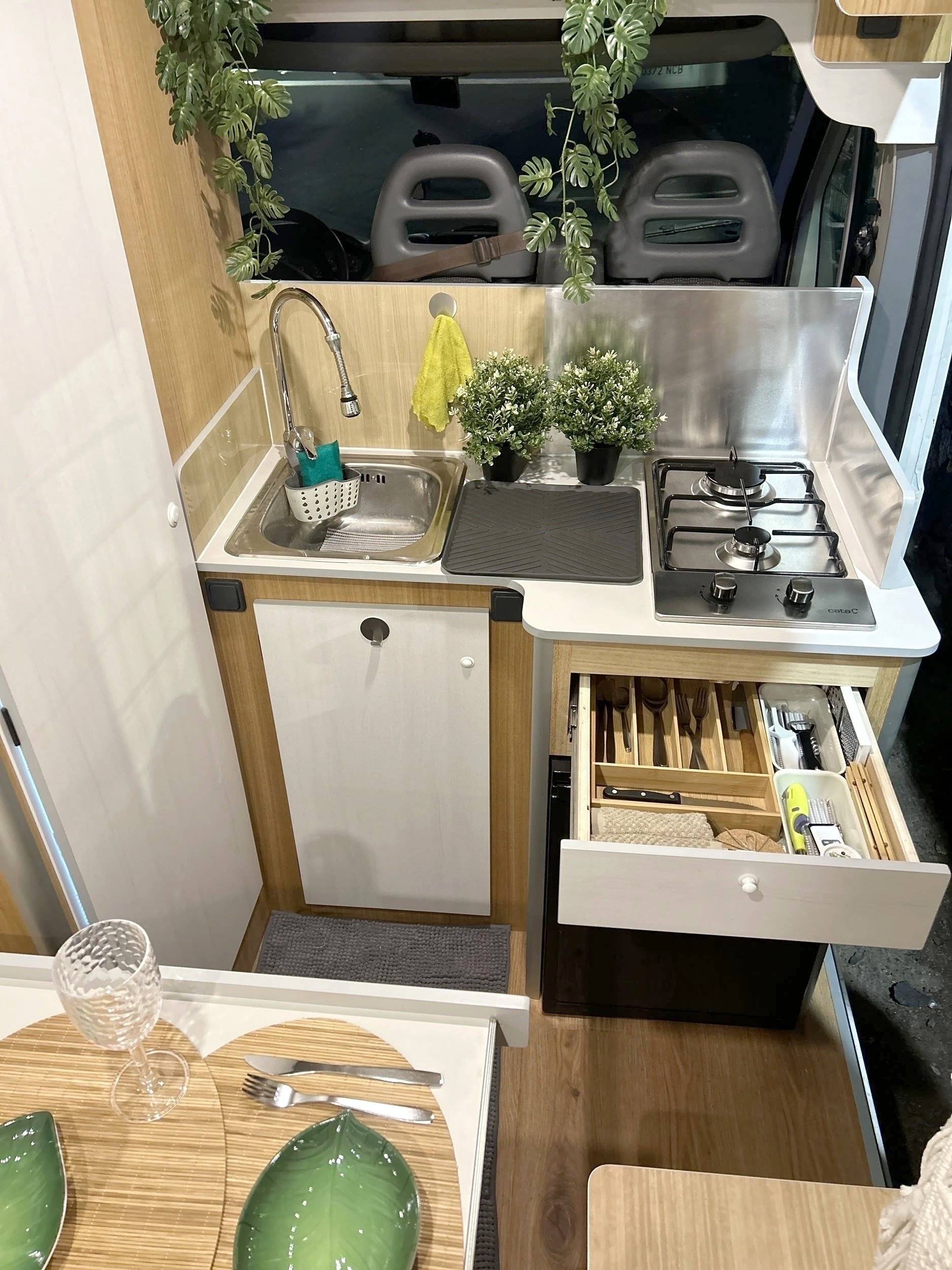 Coin cuisine Citroën Jumper BlueHDi 140 - Yescapa