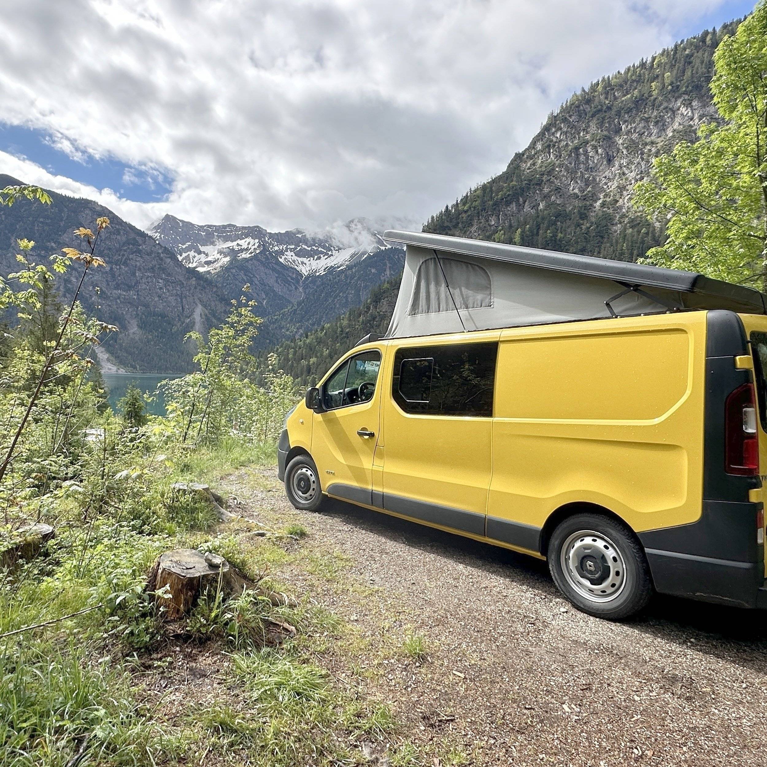East Van RENAULT TRAFIC