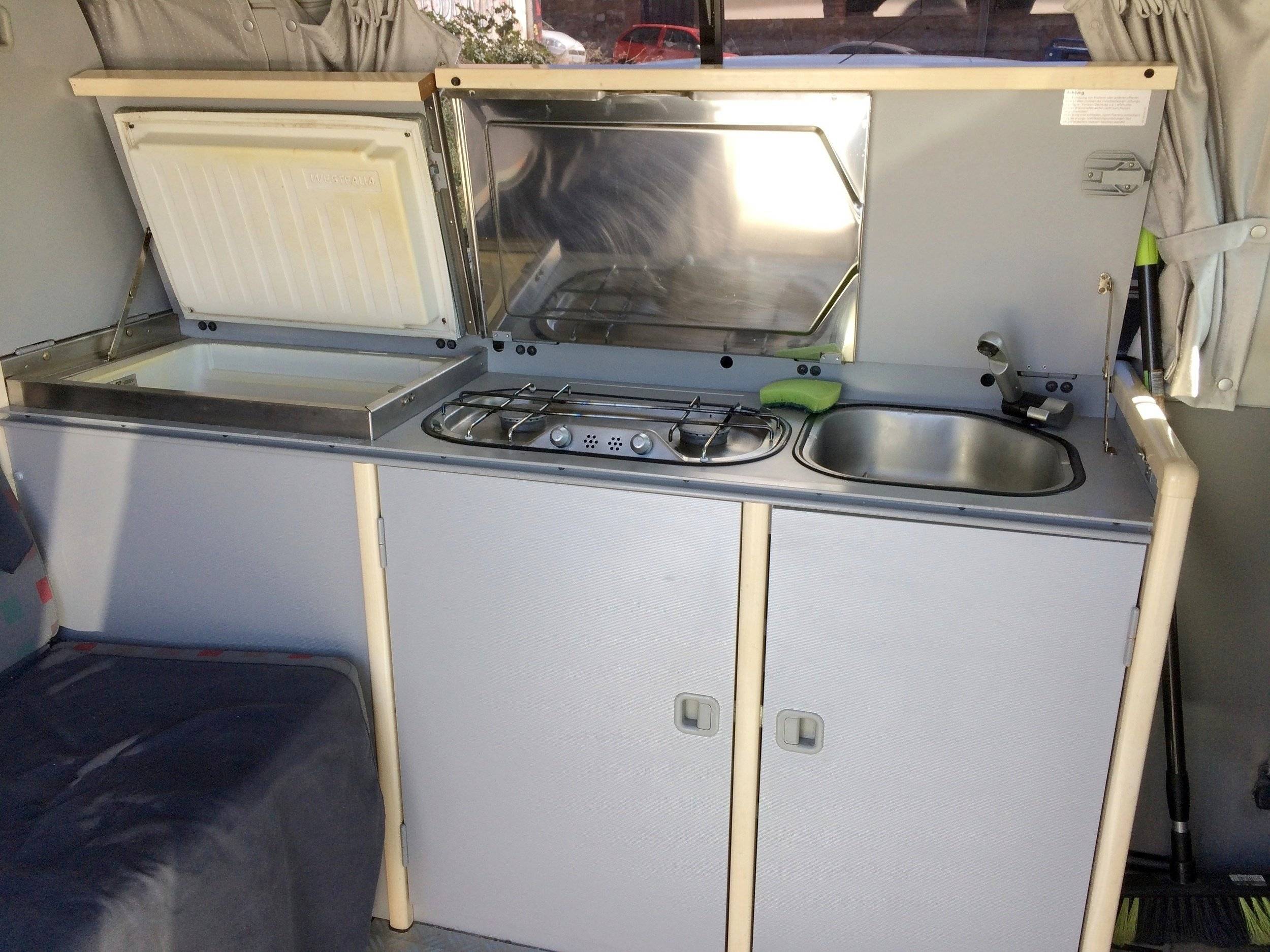 Berth Volkswagen California T4 2.5 TDI 102cv - Yescapa