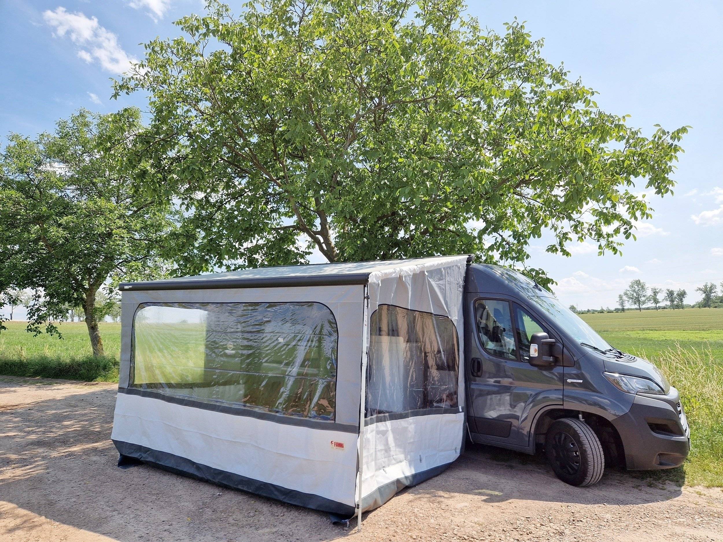 Vista frontale a ¾ Fiat FIAT DUCATO - Yescapa