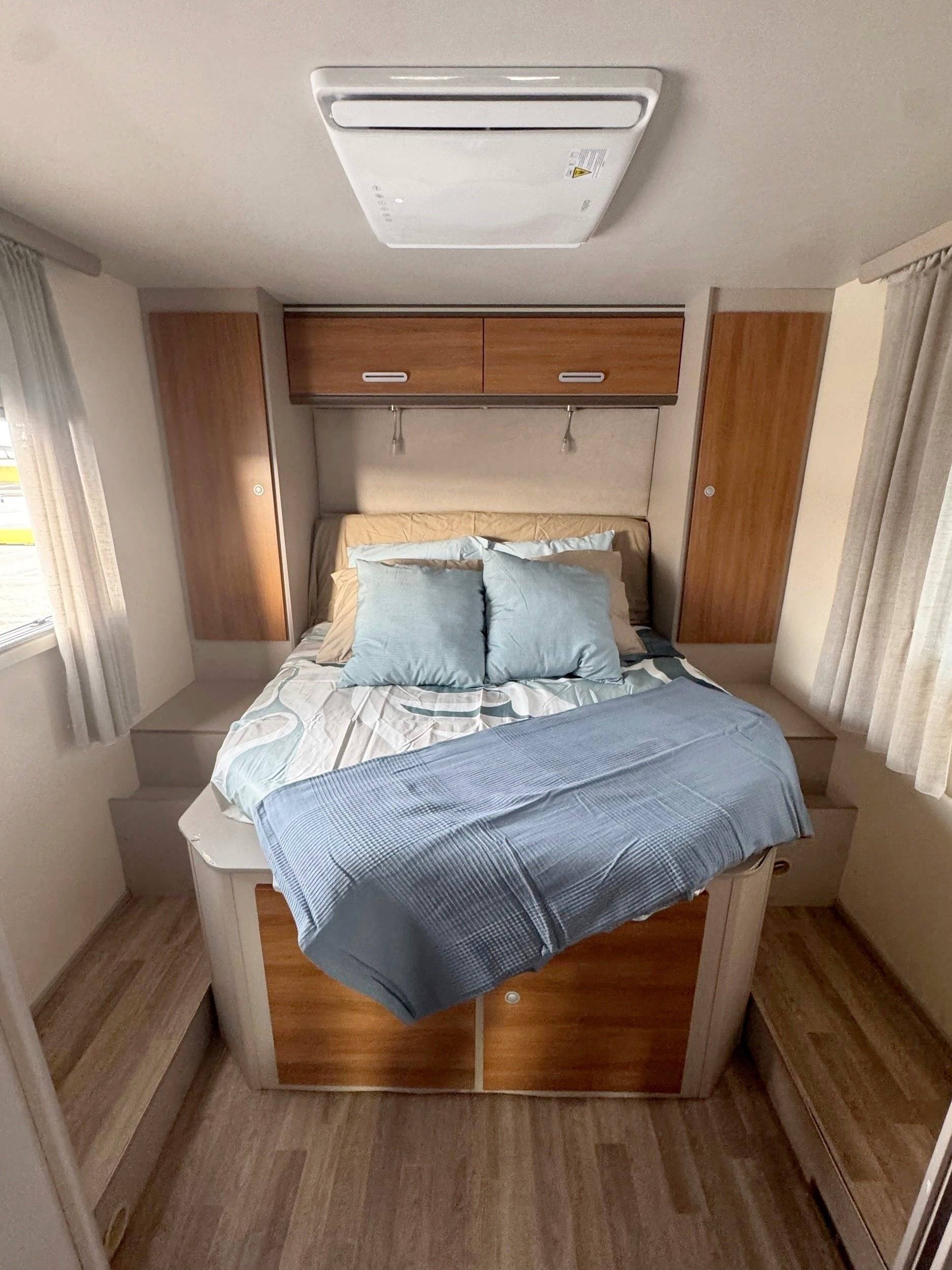Dinette Renault Master 2,3 l 145 ch - Yescapa