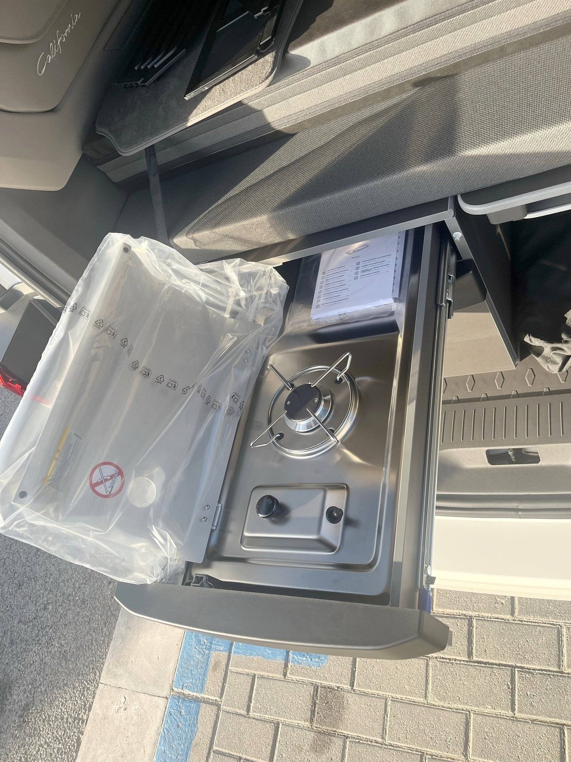 Kitchenette Volkswagen California Beach - Yescapa