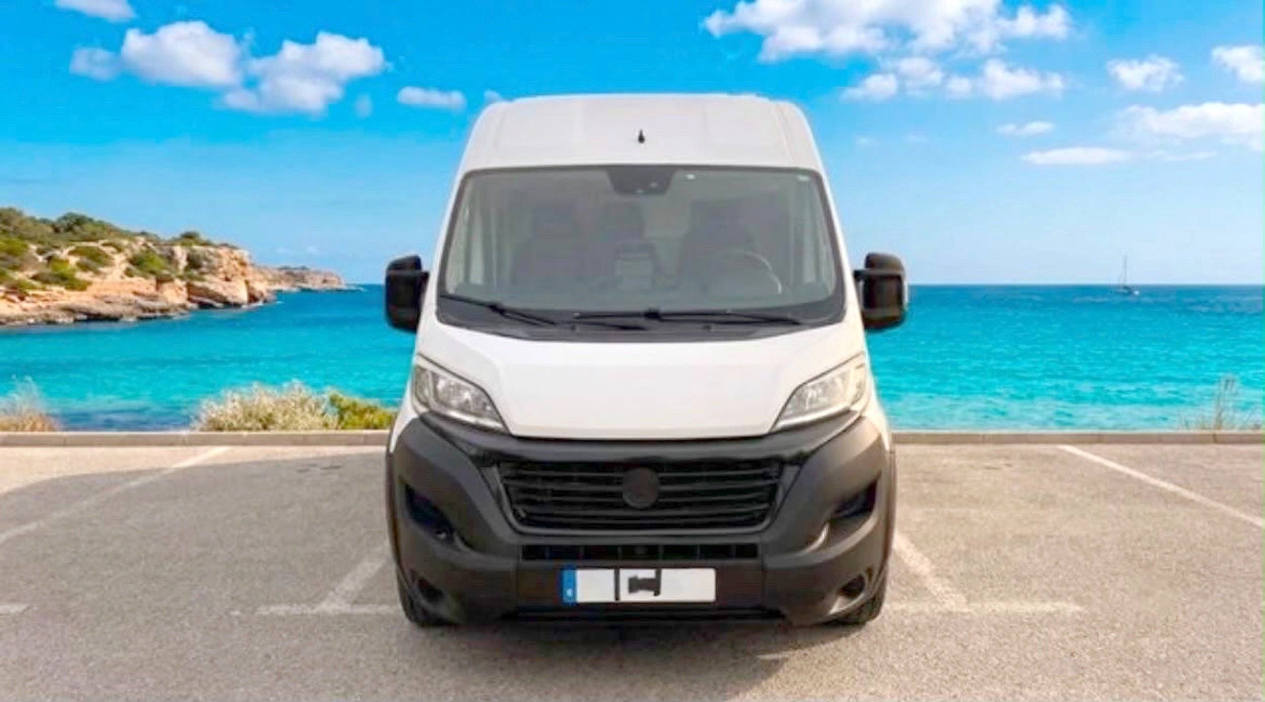 Front view from 3/4 Fiat 2,3 150cv - Yescapa