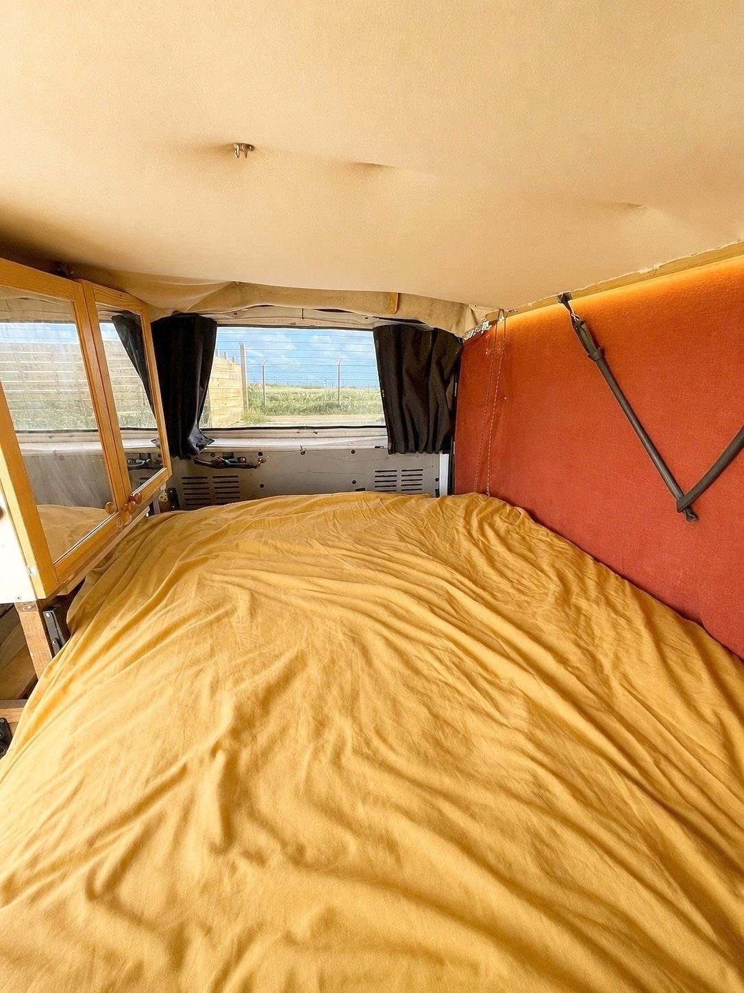 Plazas en cama Mercedes Vito - Yescapa