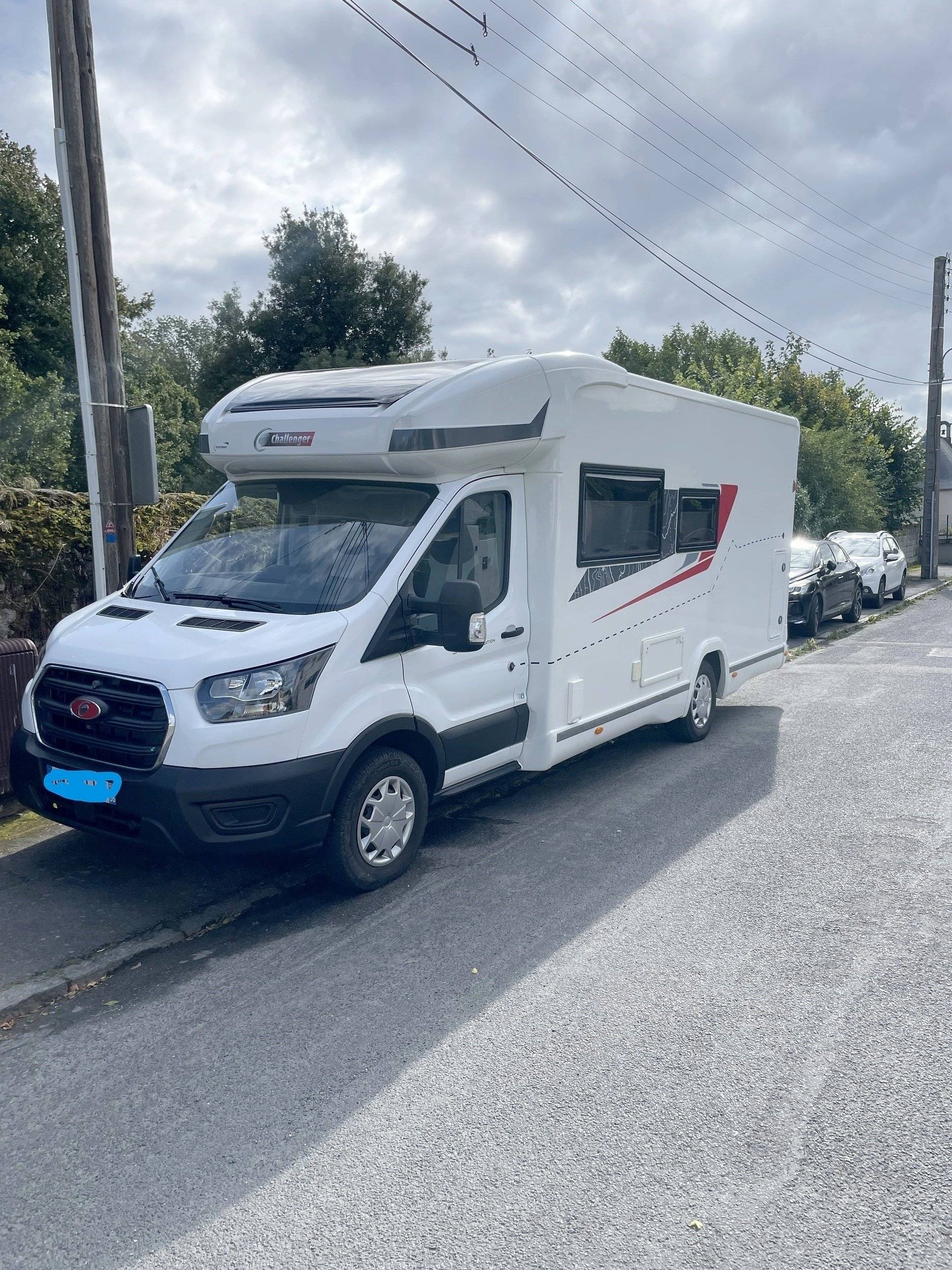 Challenger FORD TRANSIT