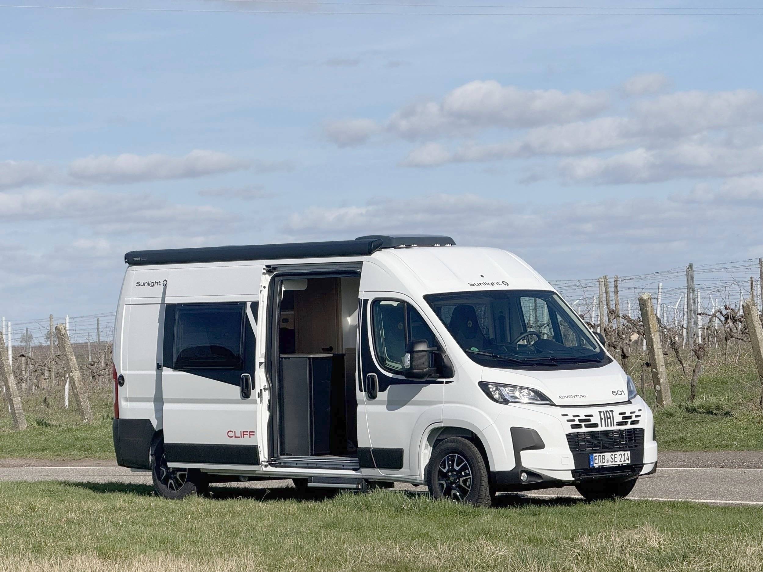 Front view from 3/4 Fiat Ducato 2,3 l 140 CV - Yescapa