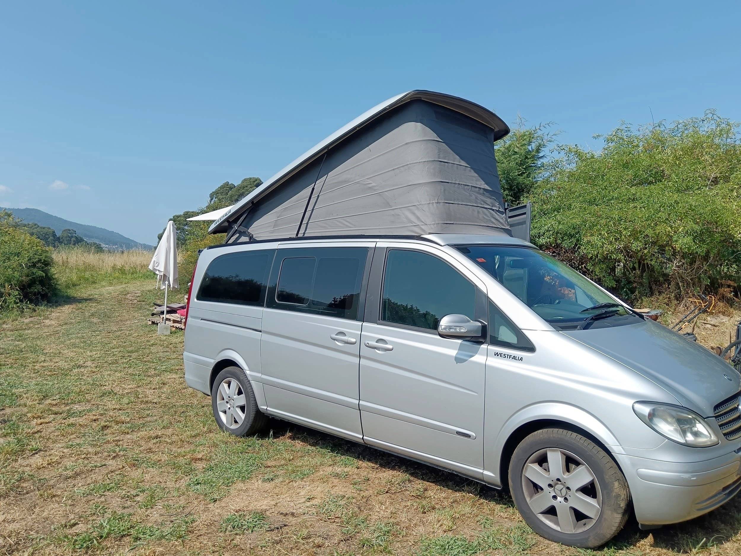 schräge Vorderansicht Mercedes Viano Marco Polo 2.2dci 150cv - Yescapa