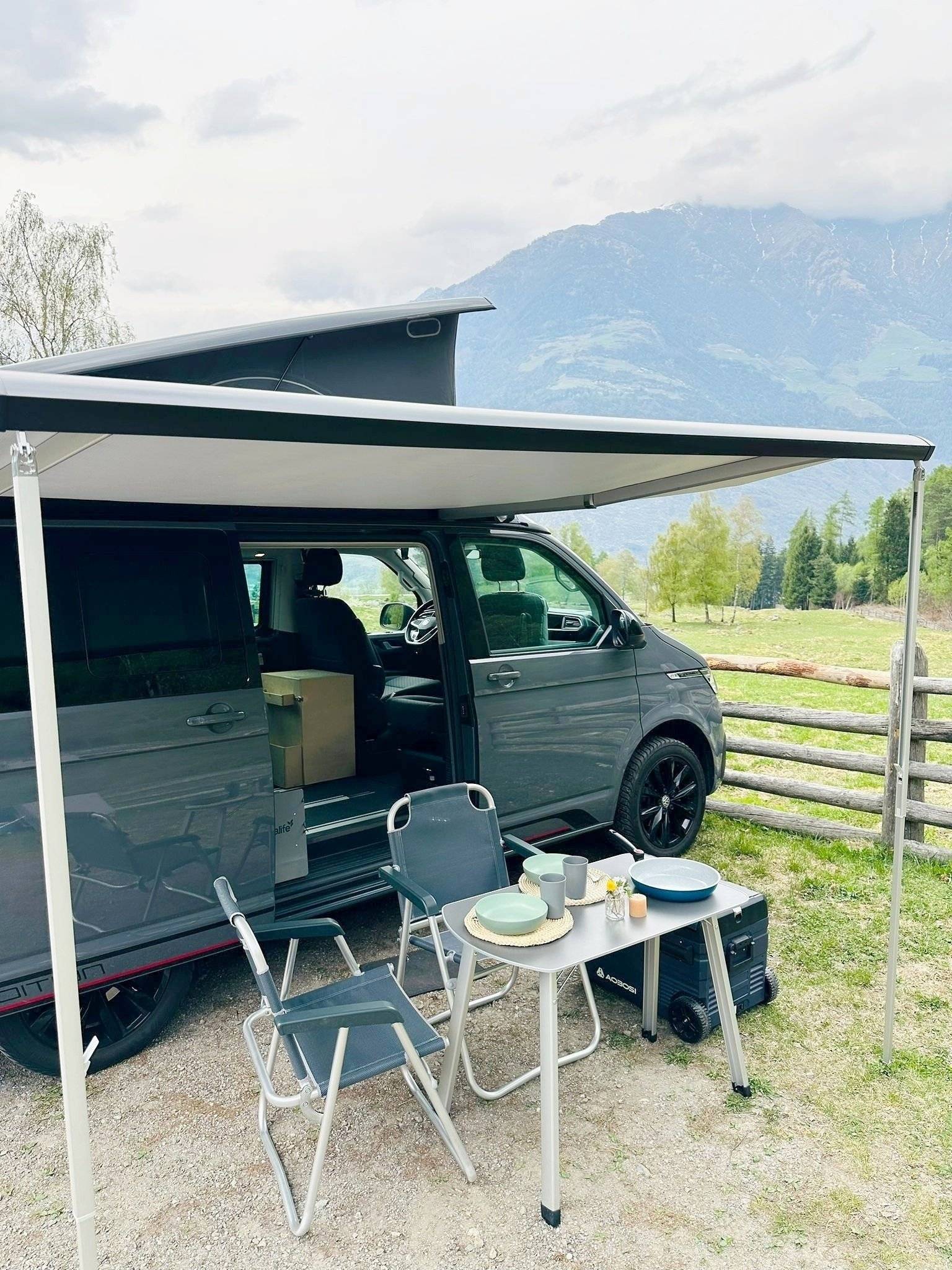 Área de jantar Volkswagen T6 2,0 l 150 ch - Yescapa