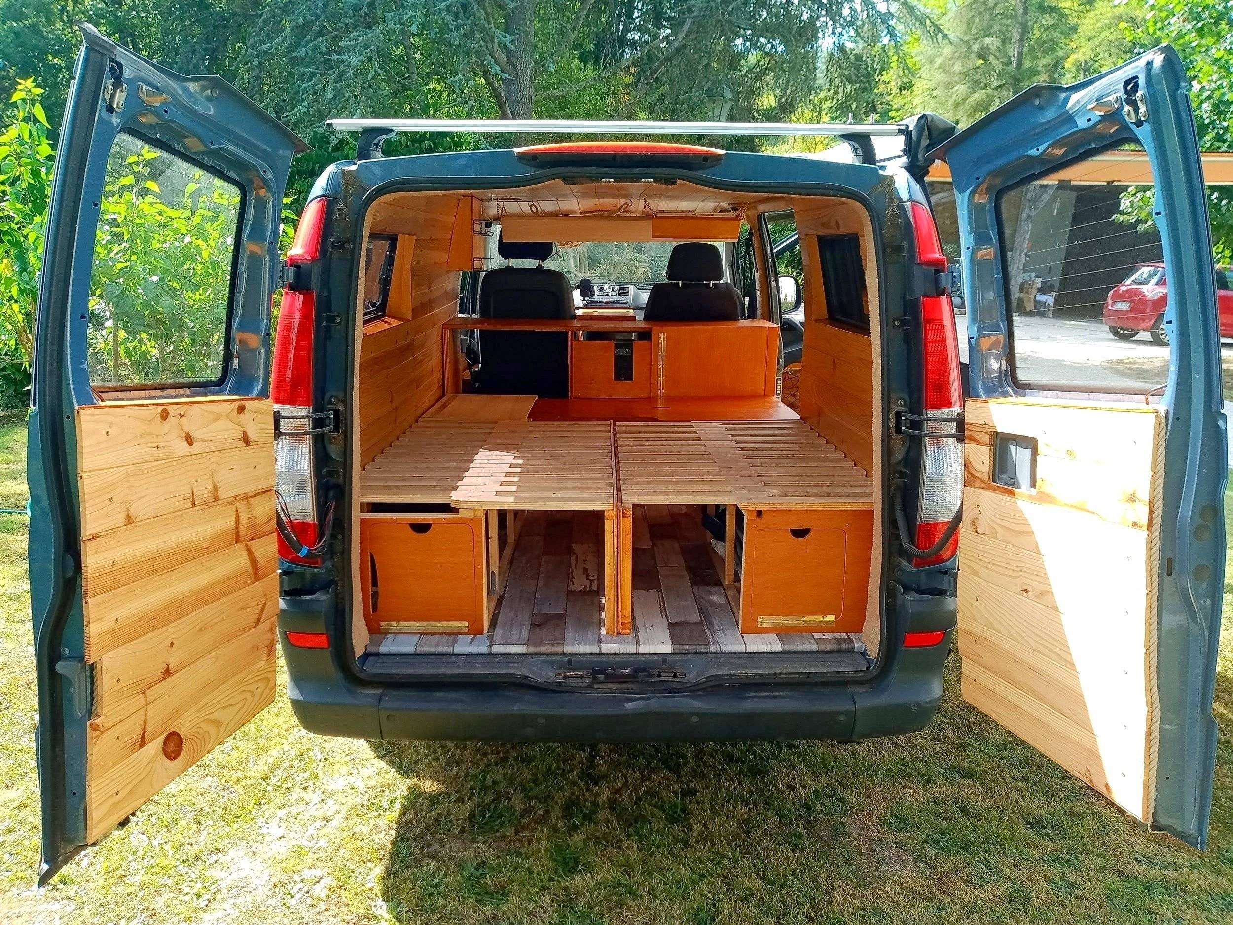 Couchages Mercedes Vito 2,2 l 204 ch - Yescapa