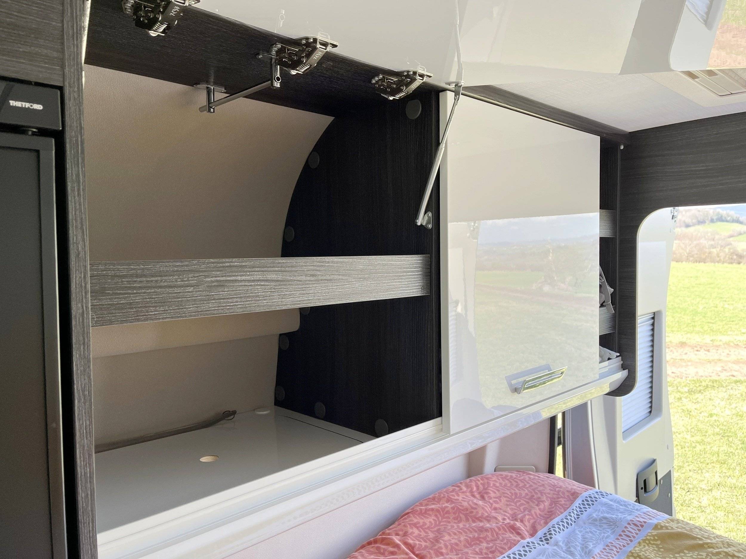 Benimar Benivan B144