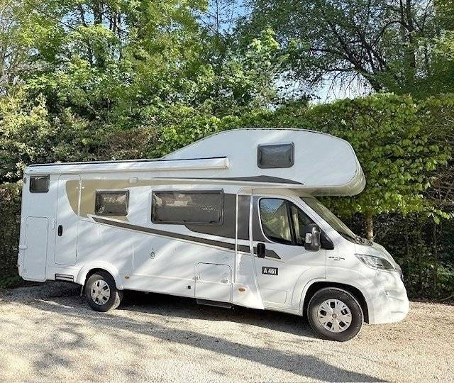 Vista de 3/4 Fiat Ducato 2,3 l Multijet 130 ch. - Yescapa