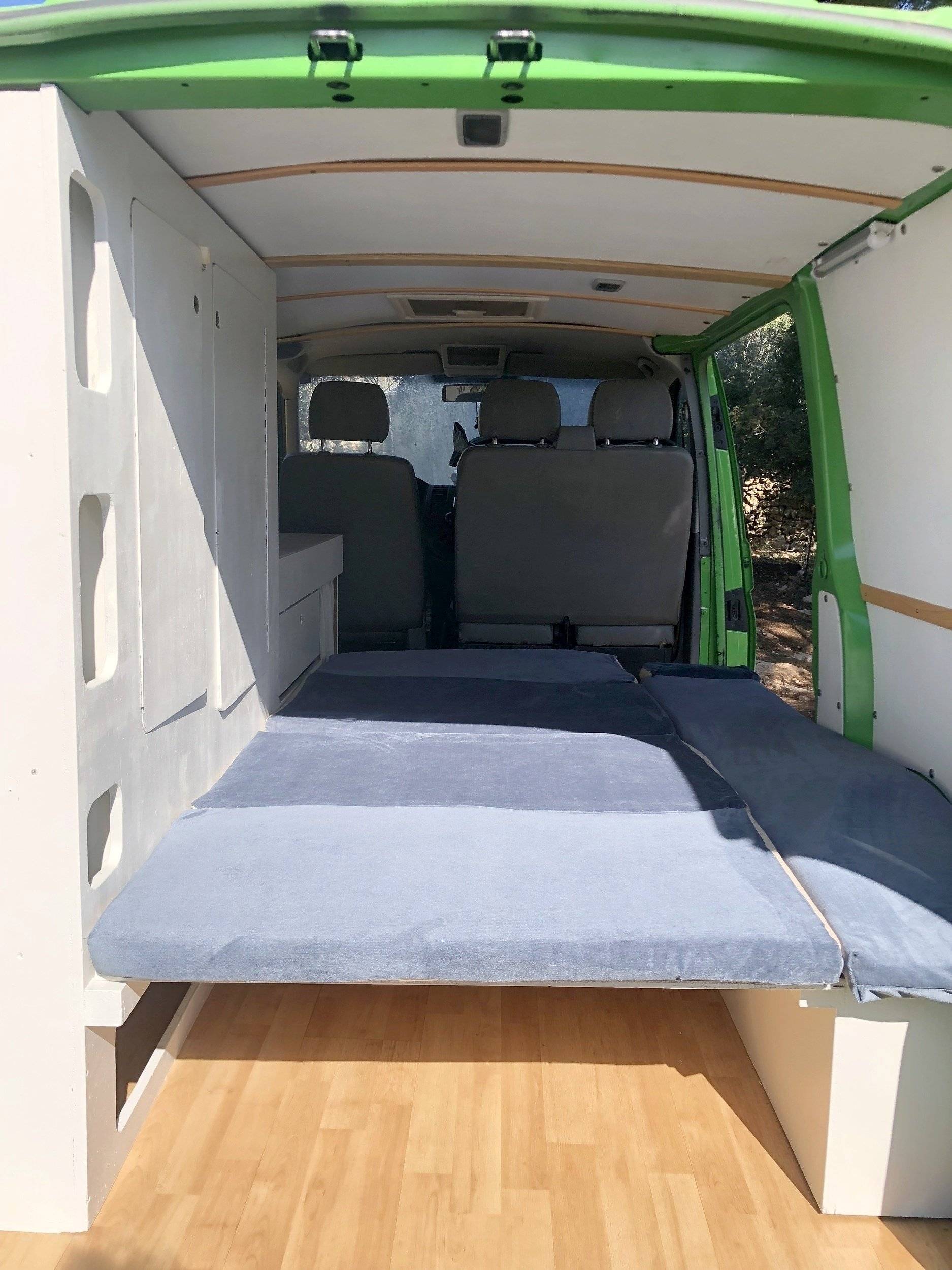 3 C Cartier/Brisebras Volkswagen Transporter