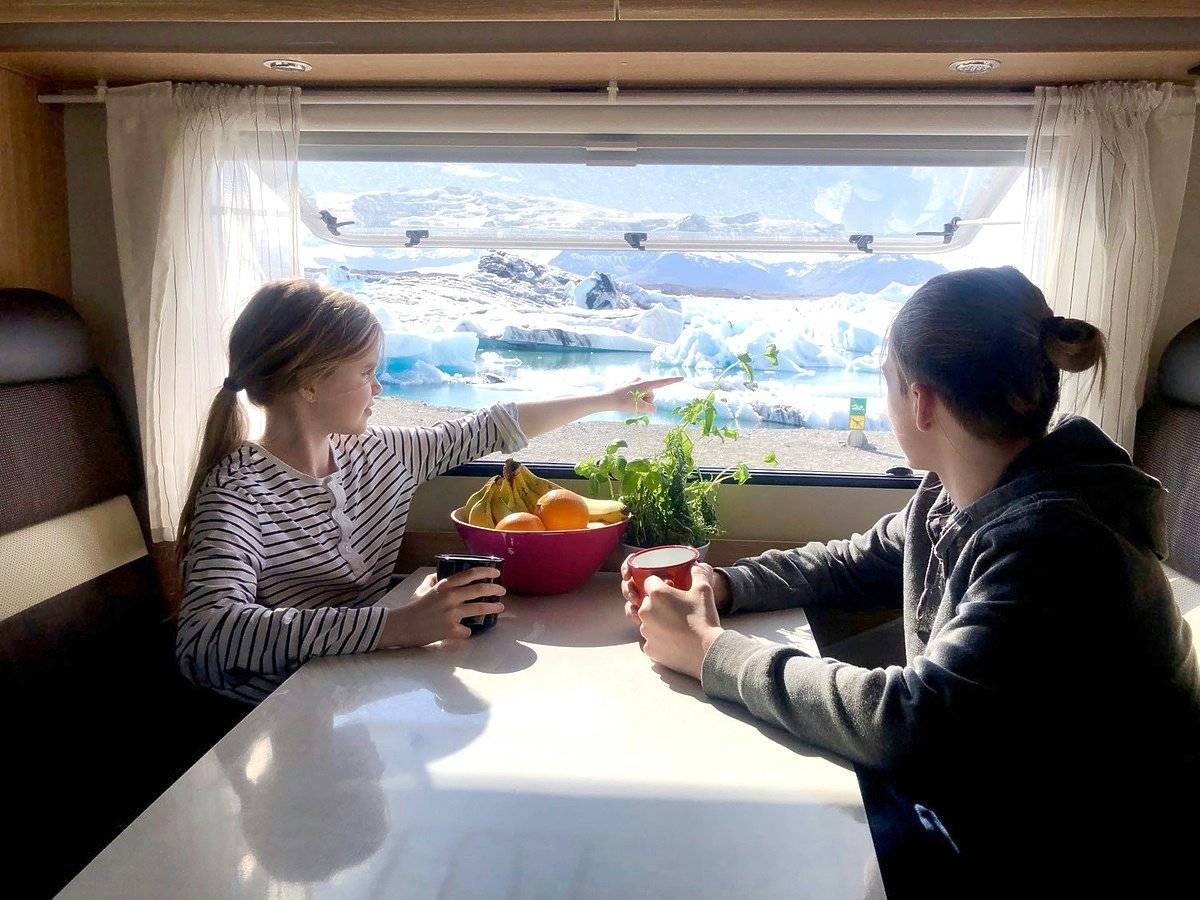 Dinette Sunlight A 72 - Yescapa
