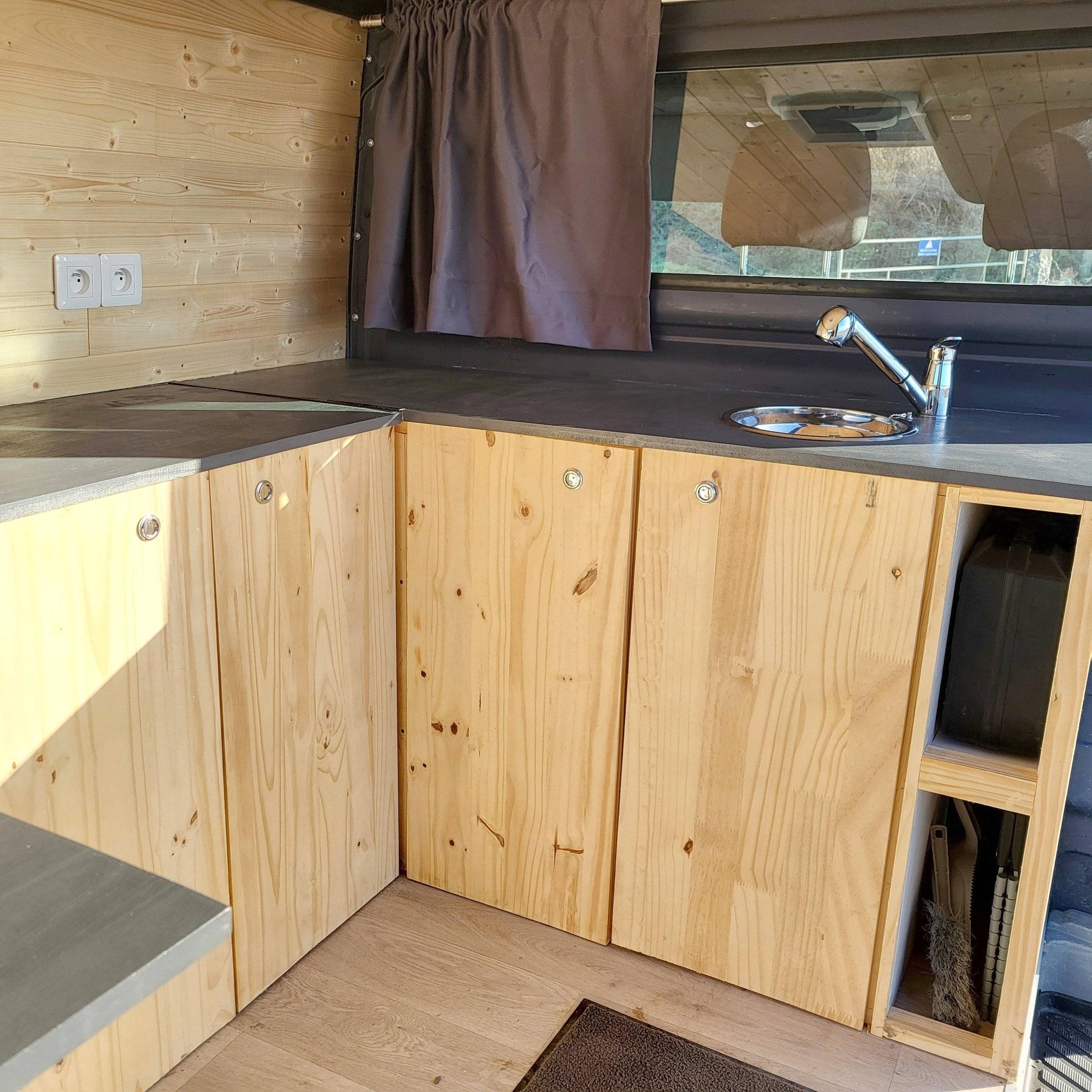 Volkswagen Crafter 2,5 TDI 136 L2H1