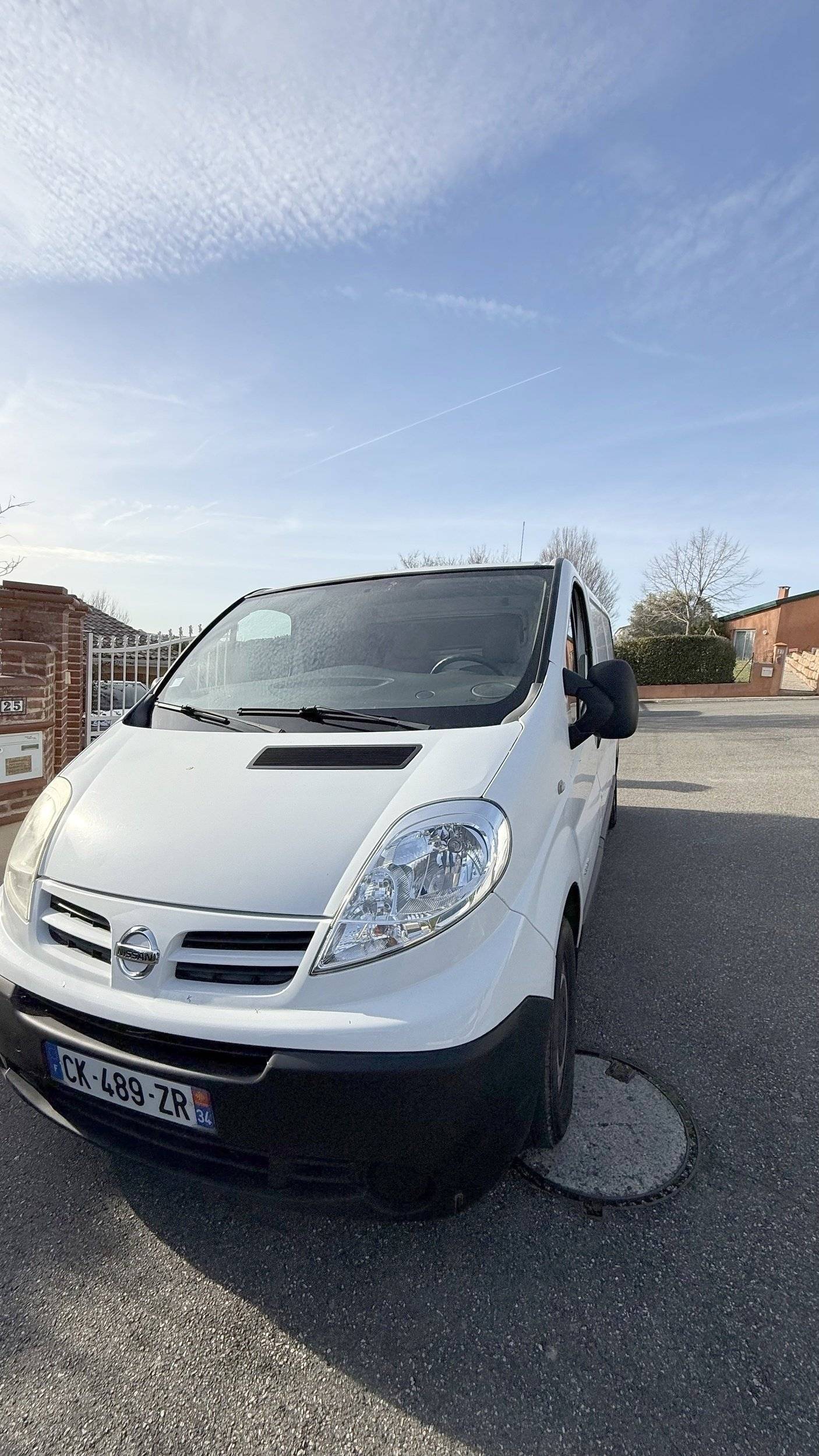 Front view from 3/4  - Yescapa