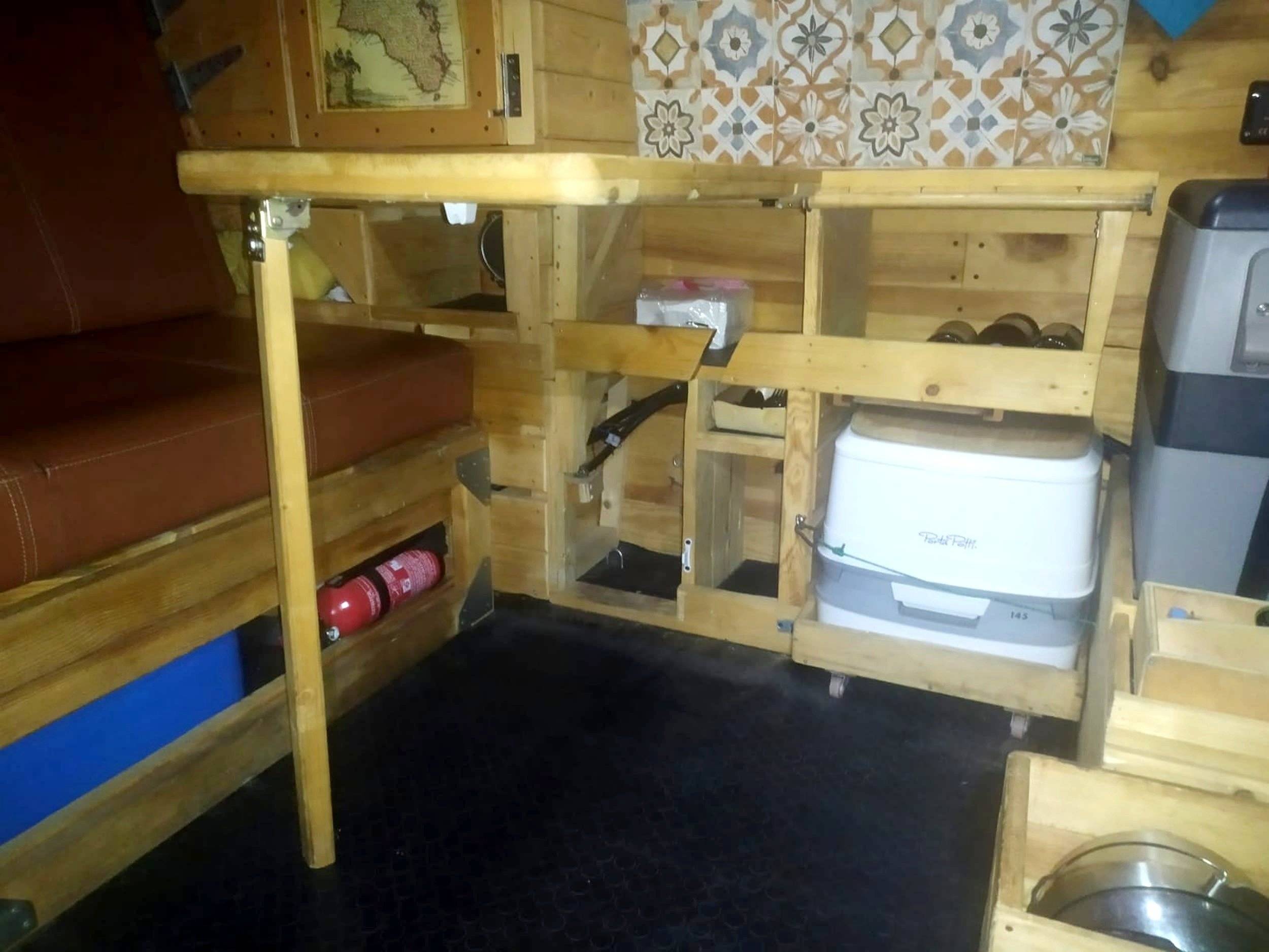 Dinette Volkswagen Transporter - Yescapa
