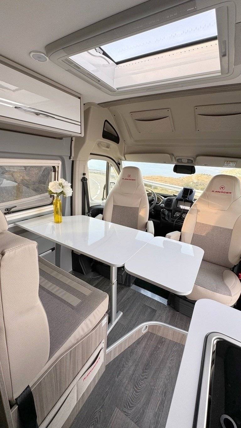 Dinette Fiat Fiat Ducato - Yescapa