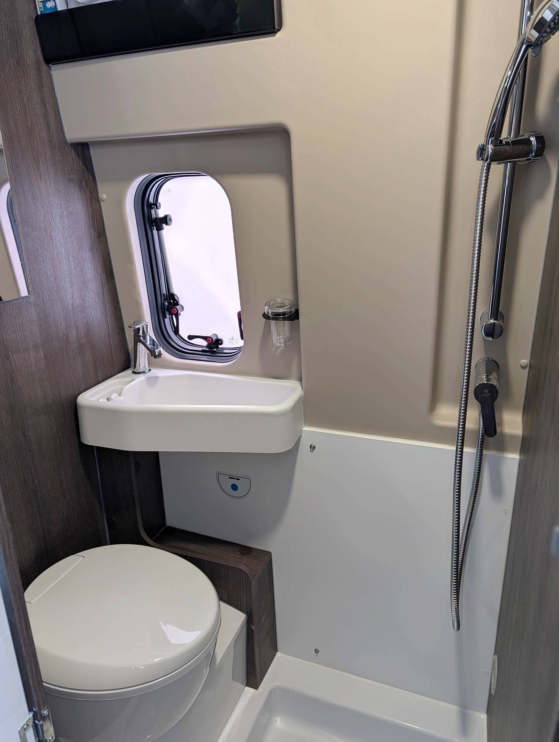 Benimar Benivan 120 UP