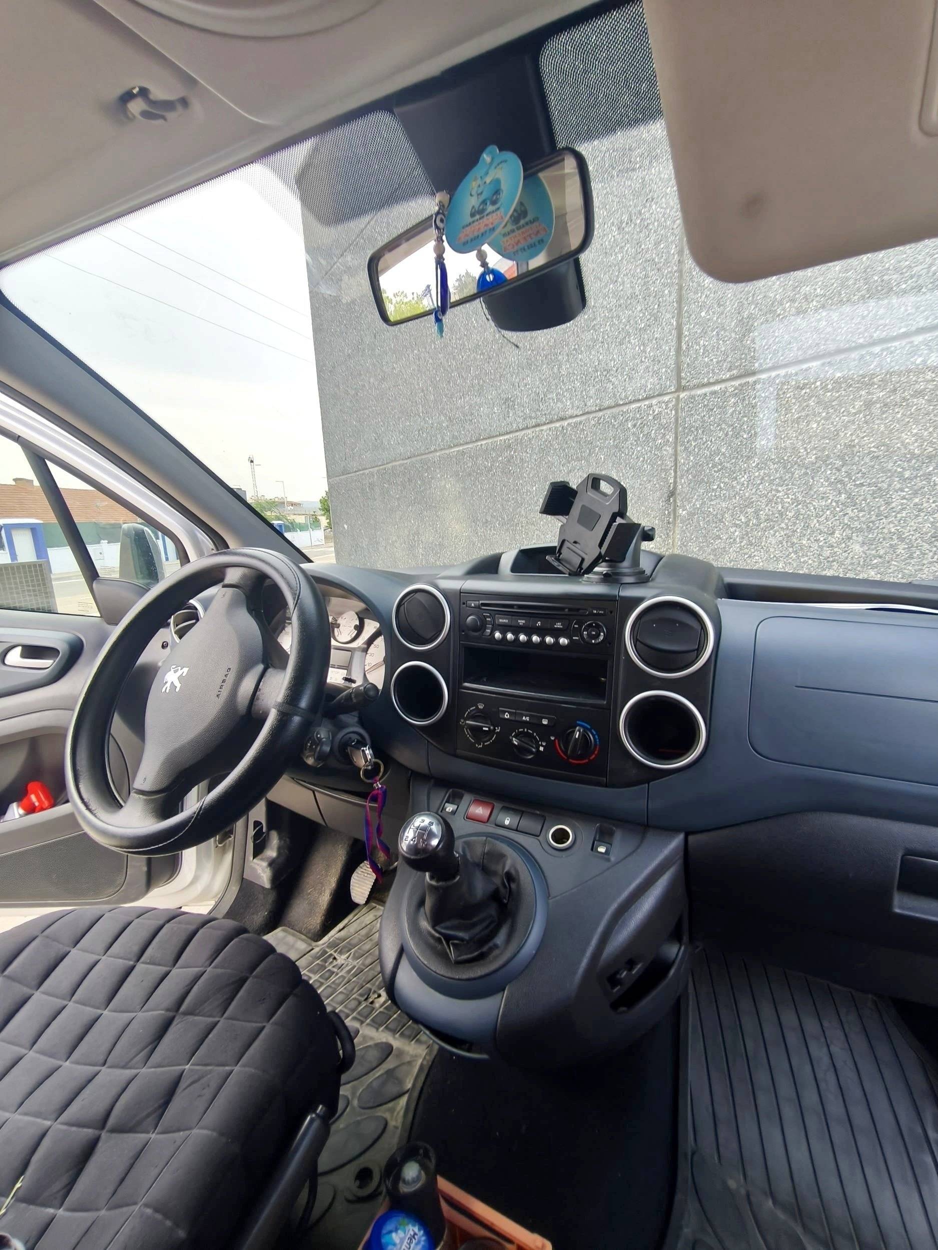 Cabina di guida Peugeot Peugeot Partner Tepee - Yescapa