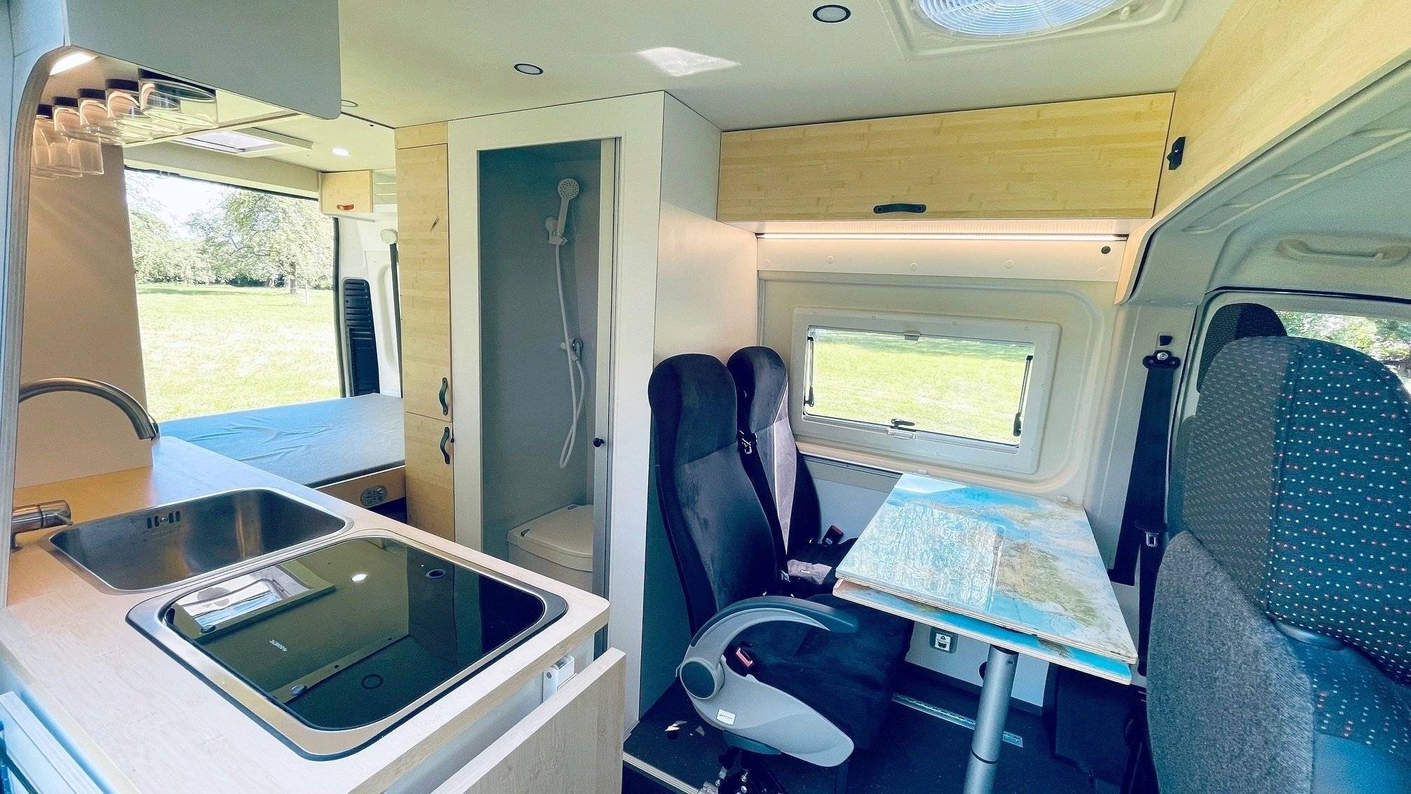 Off-grid Camper for 4 