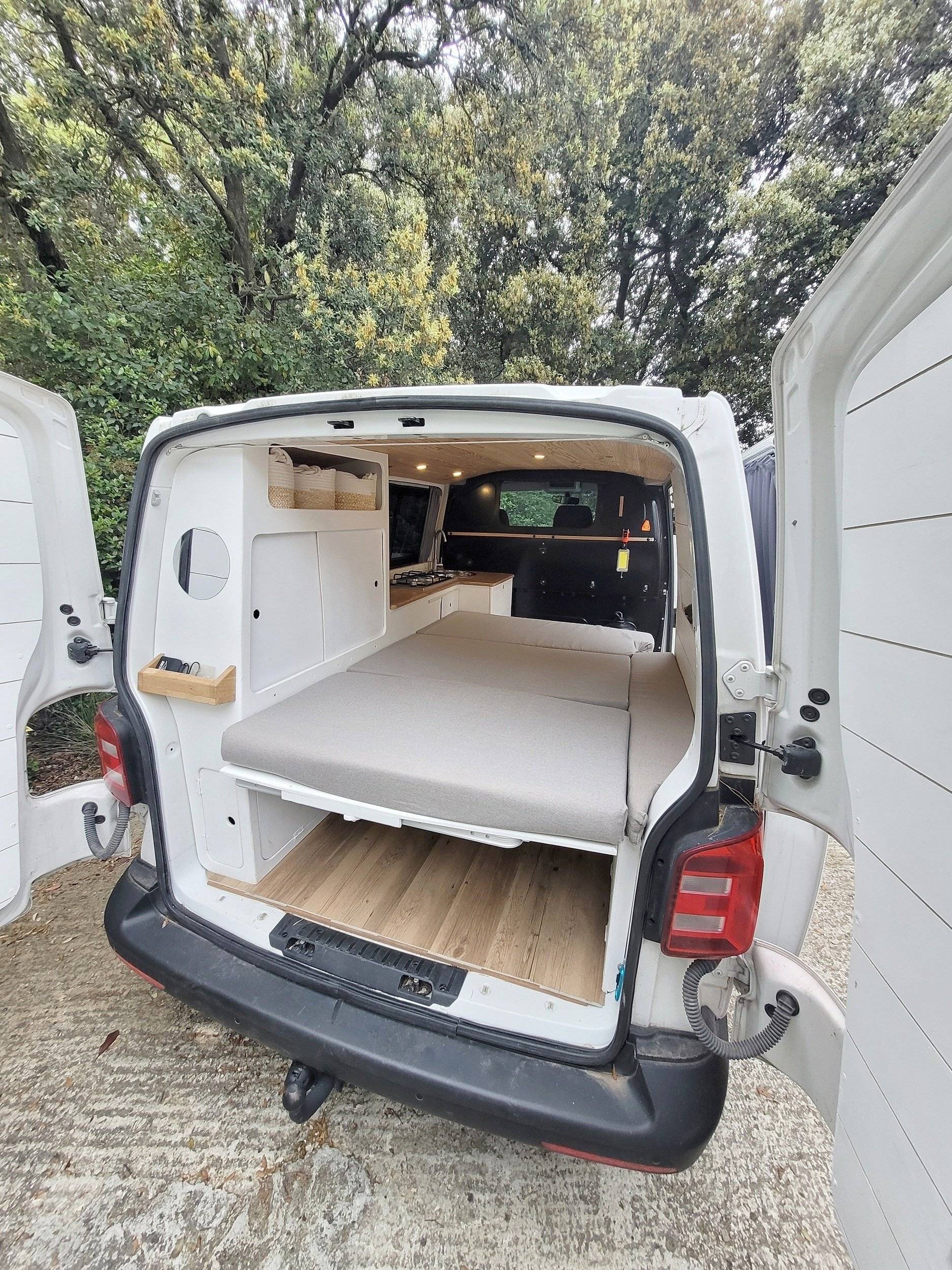 Schlafplätze Volkswagen Volkswagen Transporter T6.1 - Yescapa