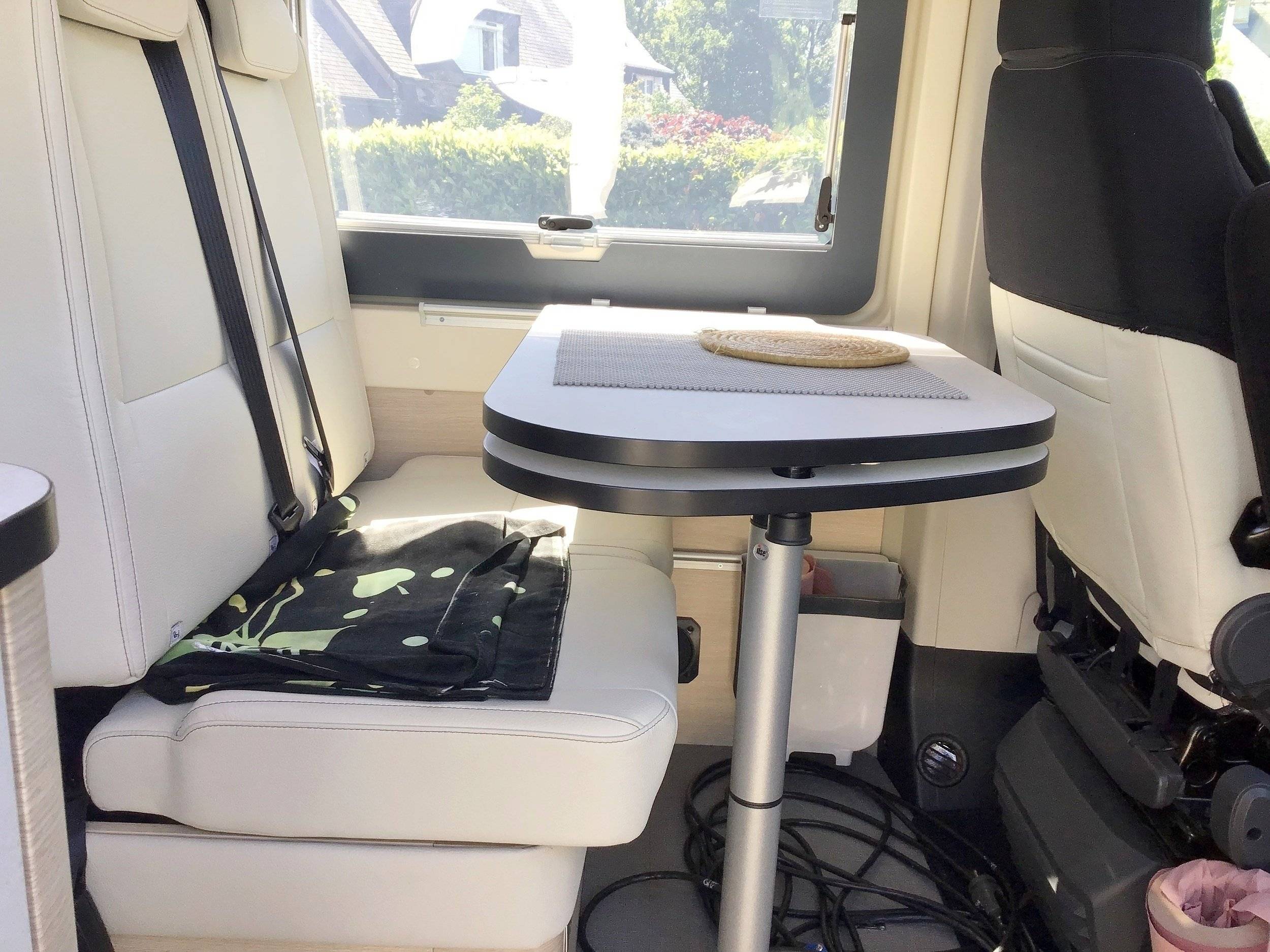 Menjador Peugeot Boxer - Yescapa