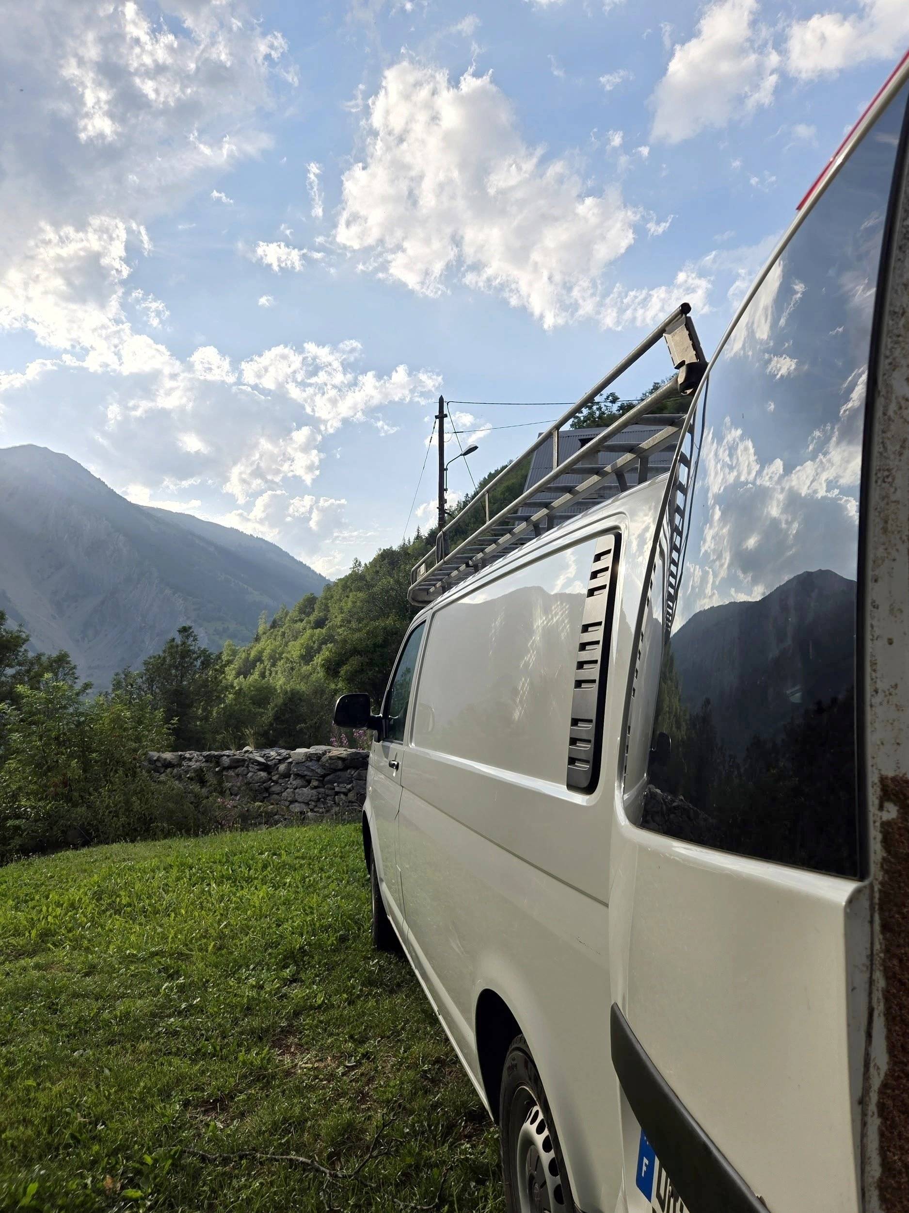 Volkswagen T5 Court 2 l 102 ch