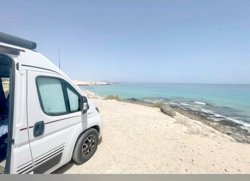 Vista frontale a ¾ burstner - Yescapa
