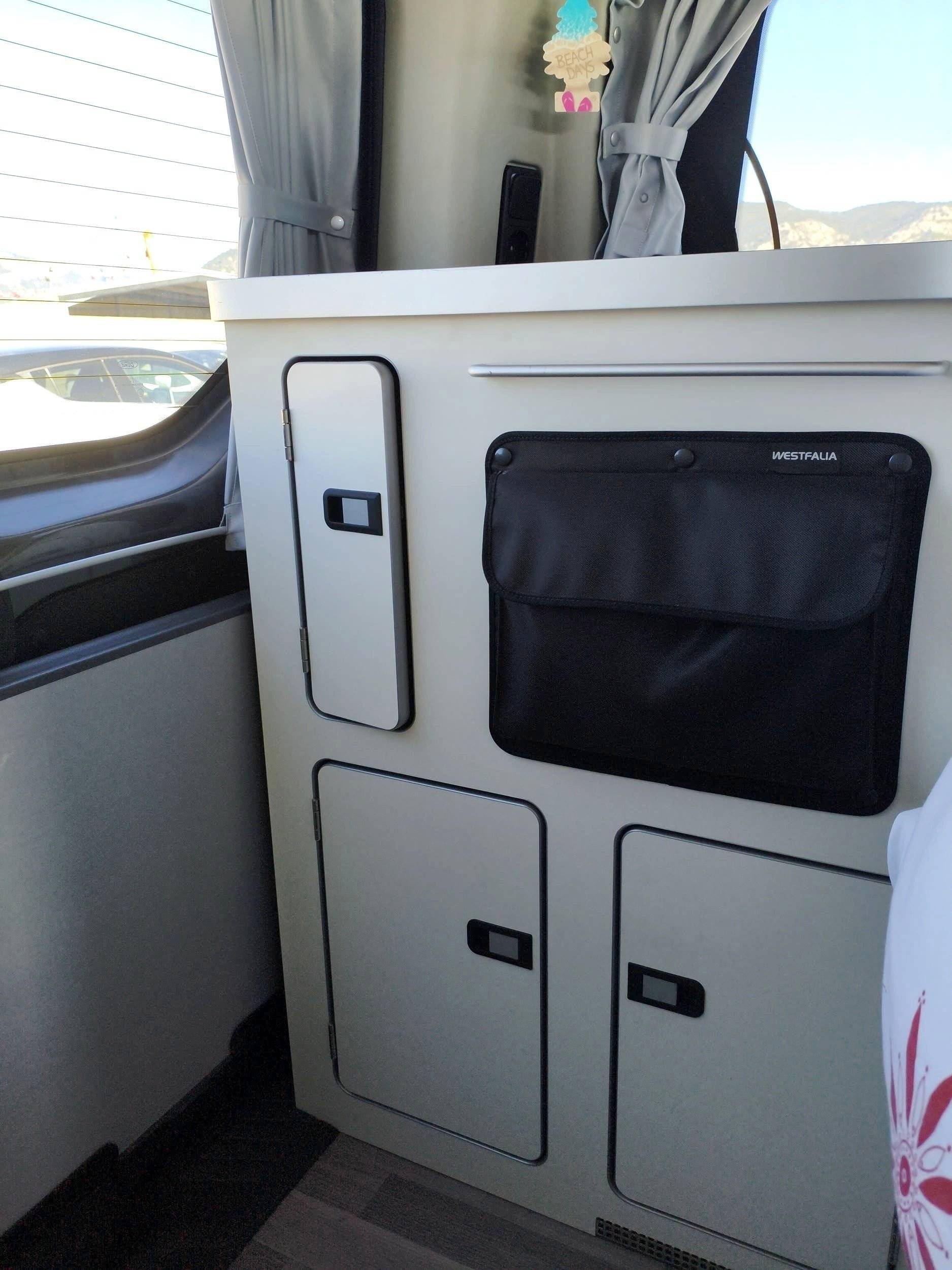 Letti Ford Transit Custom Nugget 320 L1H1 Camper - Yescapa