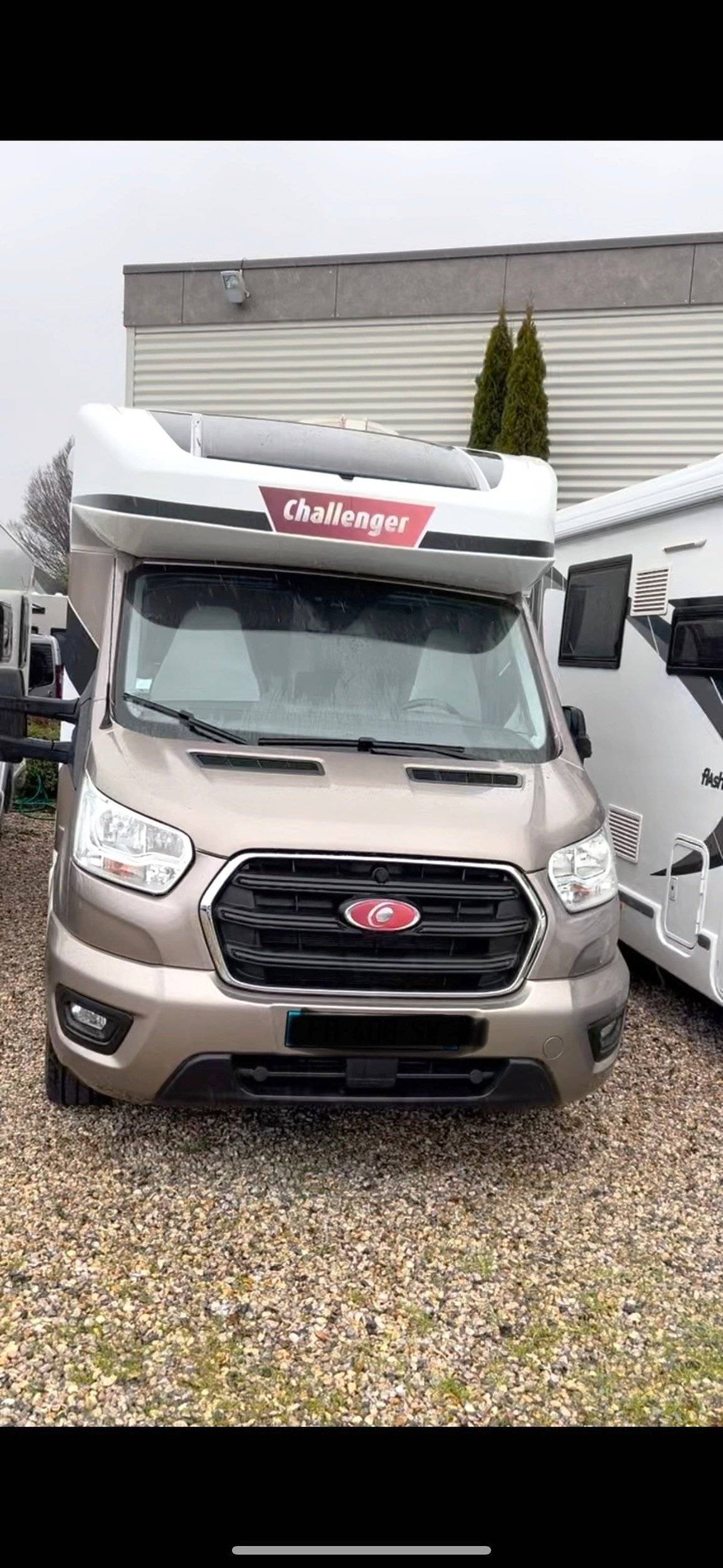 Challenger ford transit