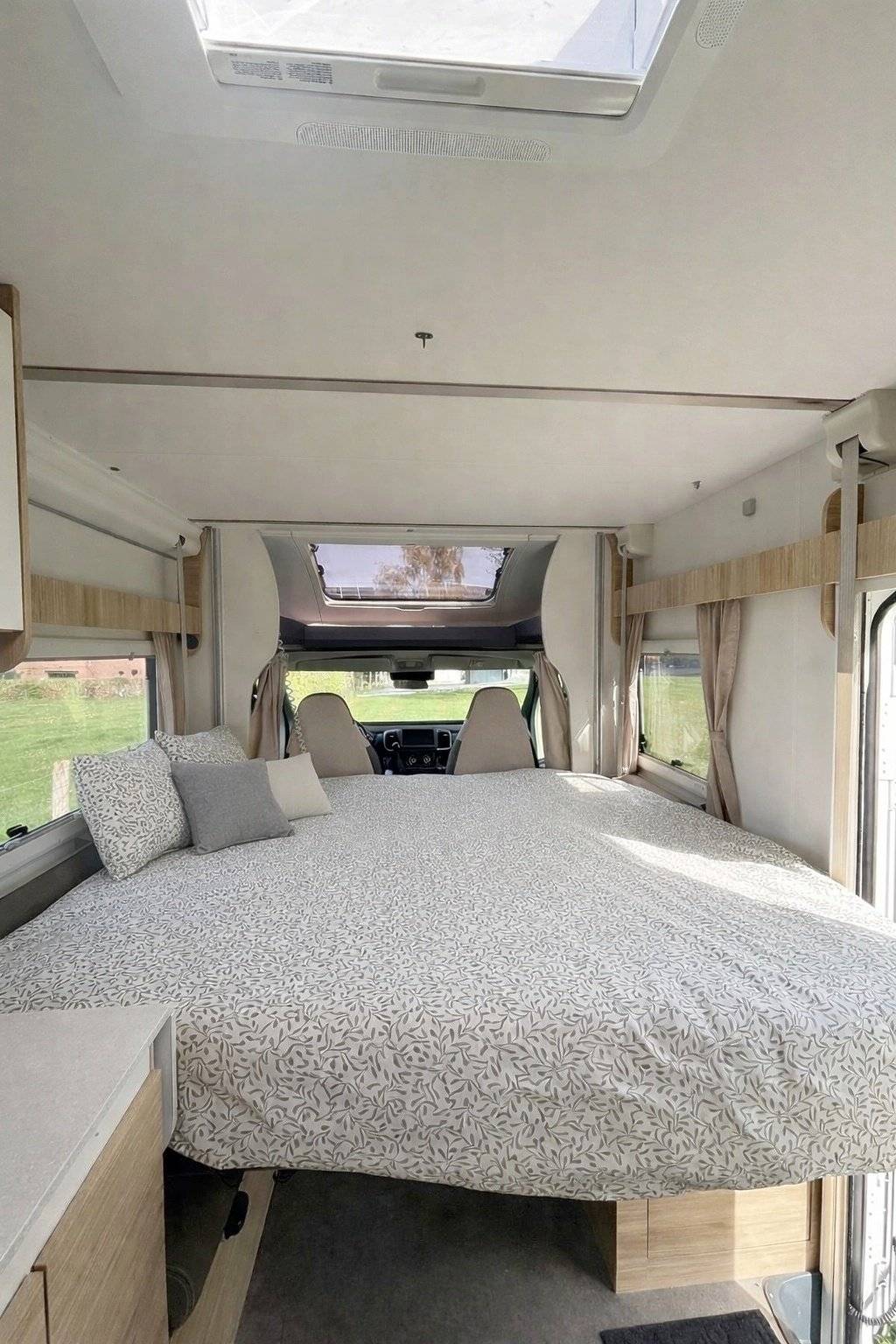 Plazas en cama Fiat Ducato 2.2 l 140 ch - Yescapa