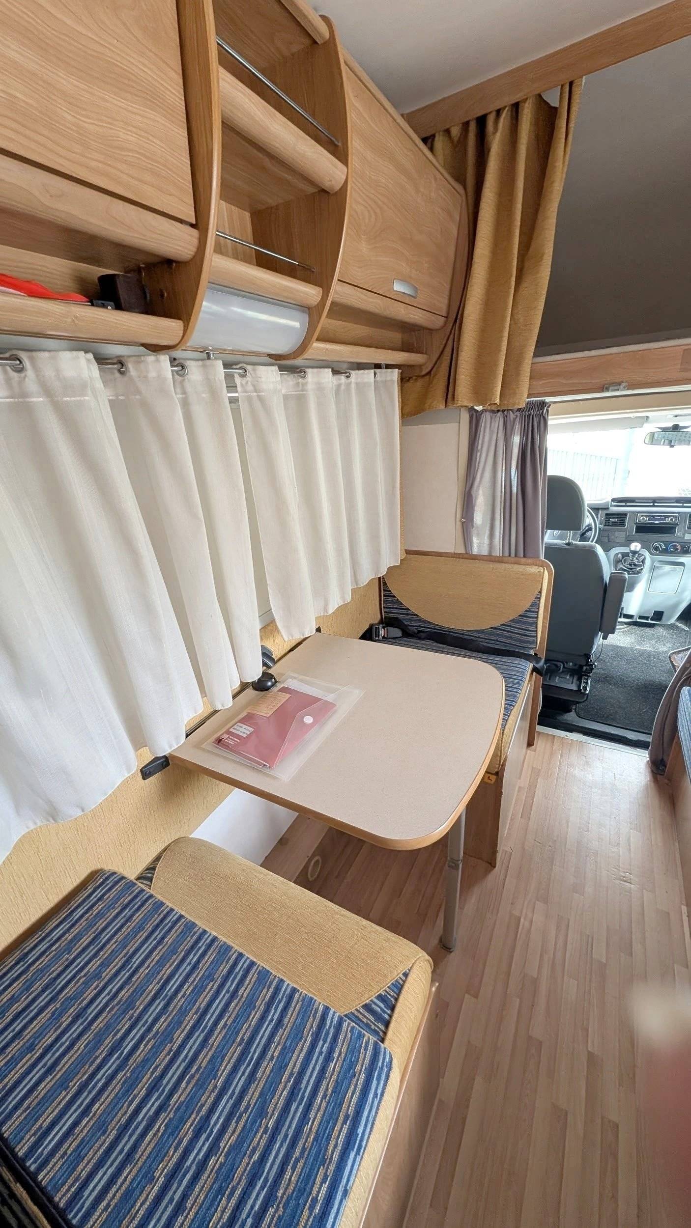 Coin repas Ford Transit - Yescapa