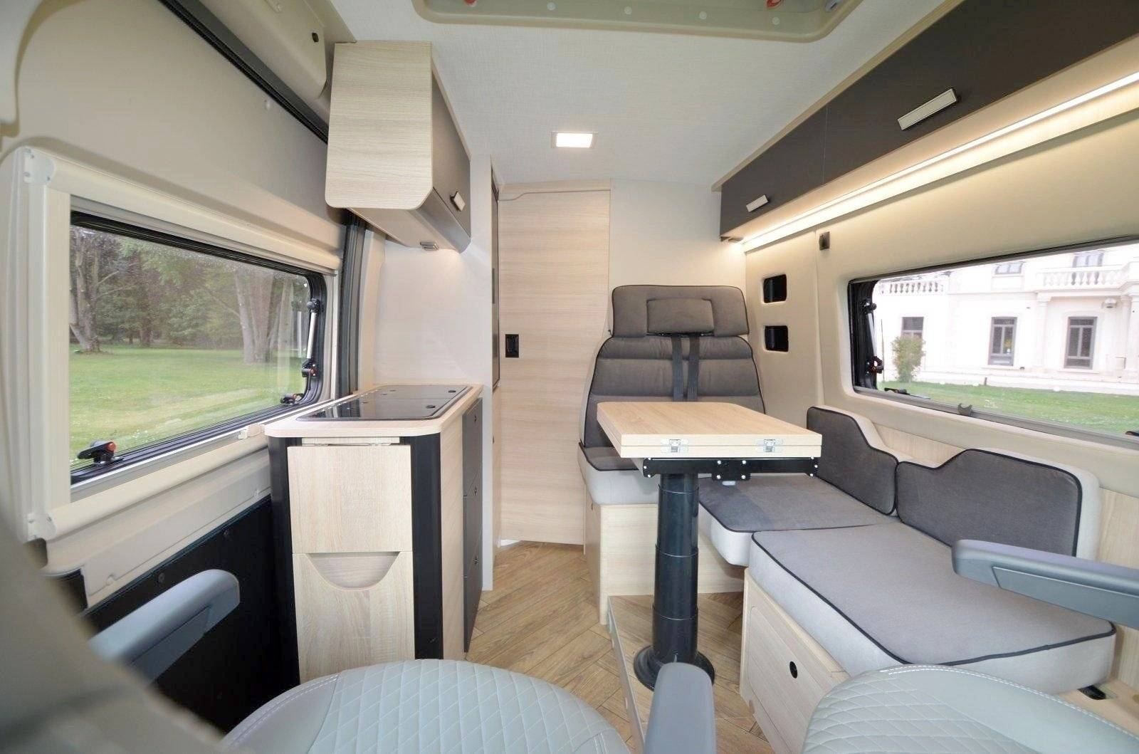 Dining Area Fiat Ducato - Yescapa