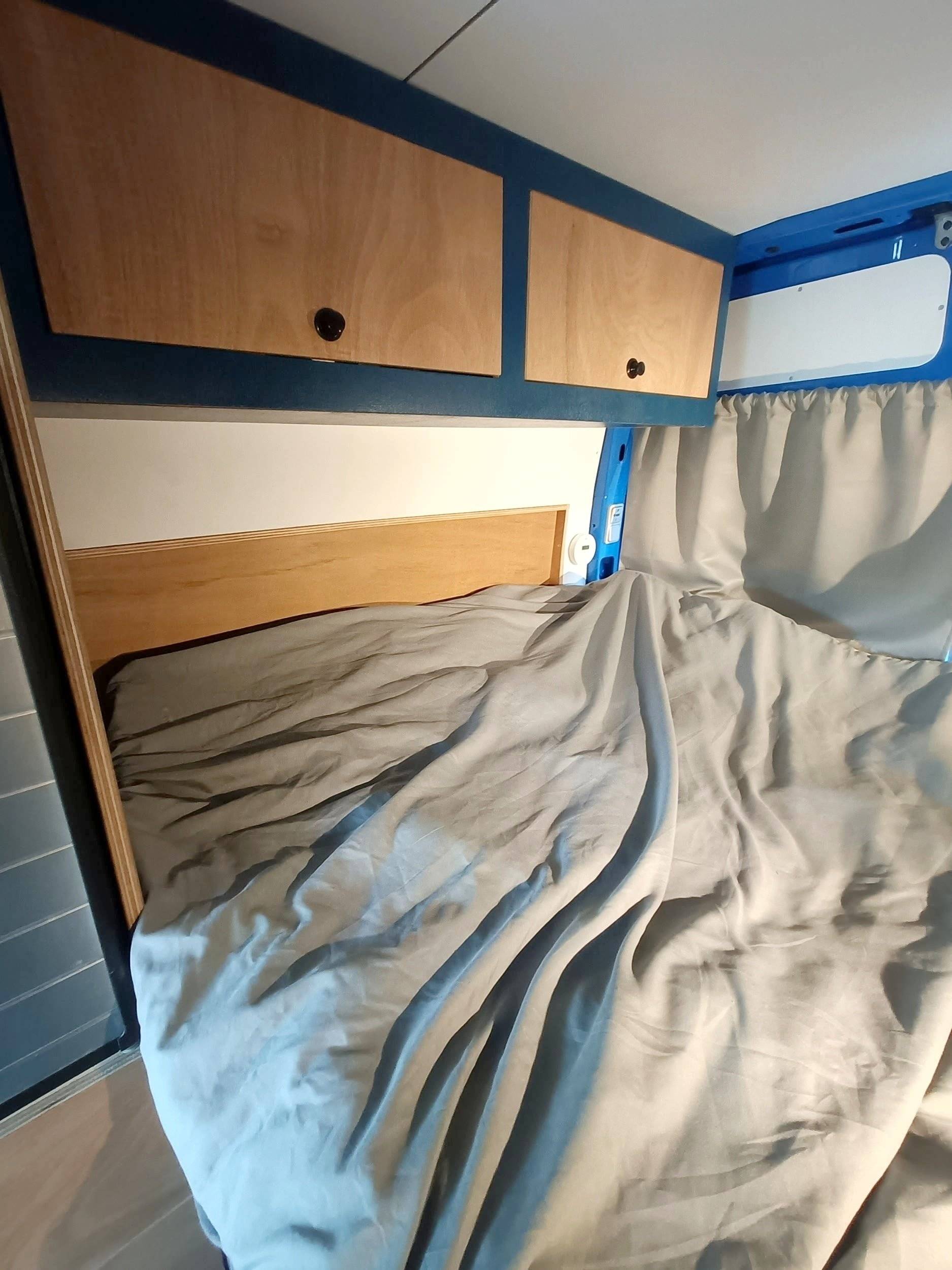 Berth Renault Master 2,5 l dCi 120 ch. - Yescapa