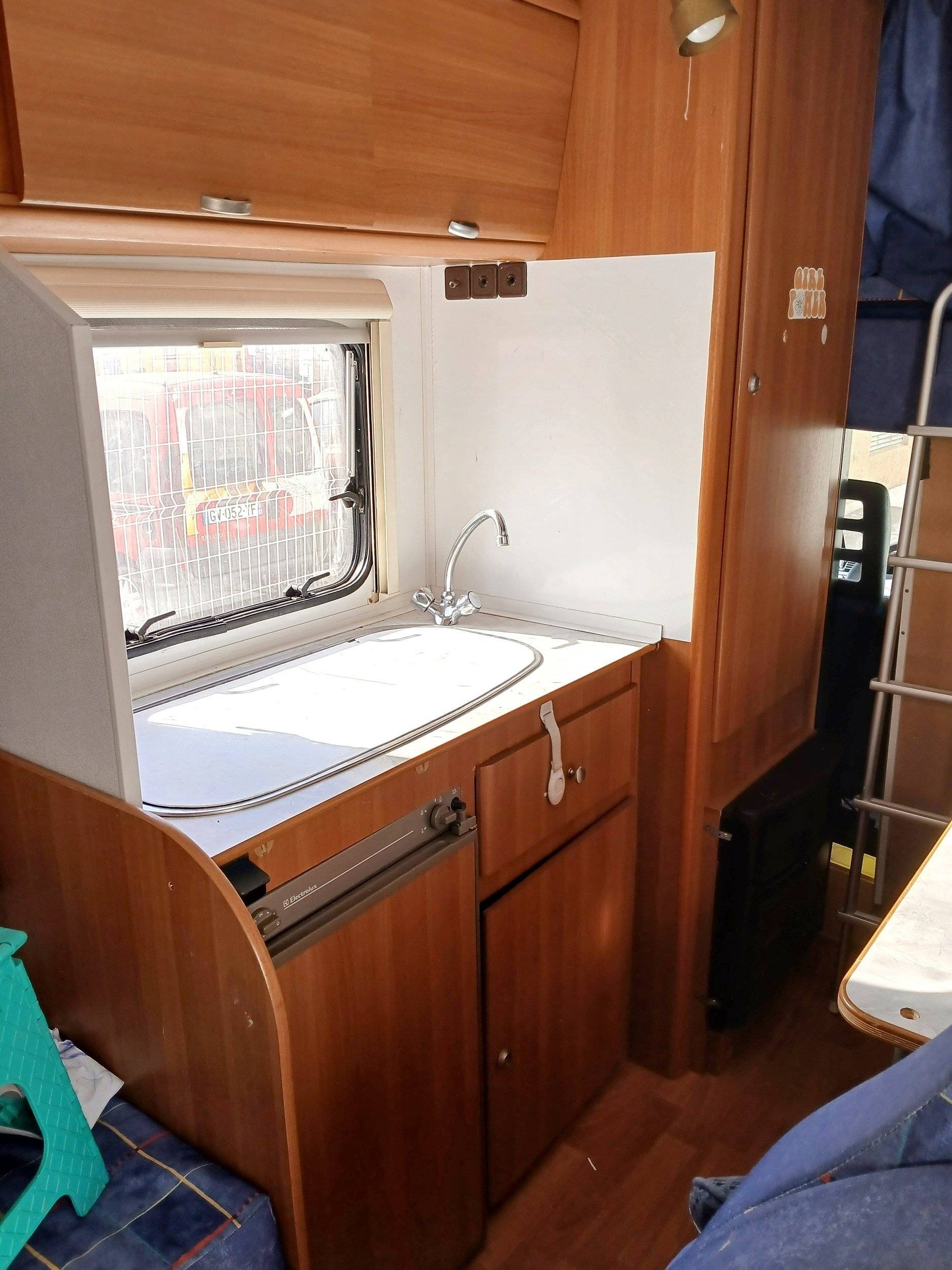 Menjador Fiat Ducato 1.9TD - Yescapa