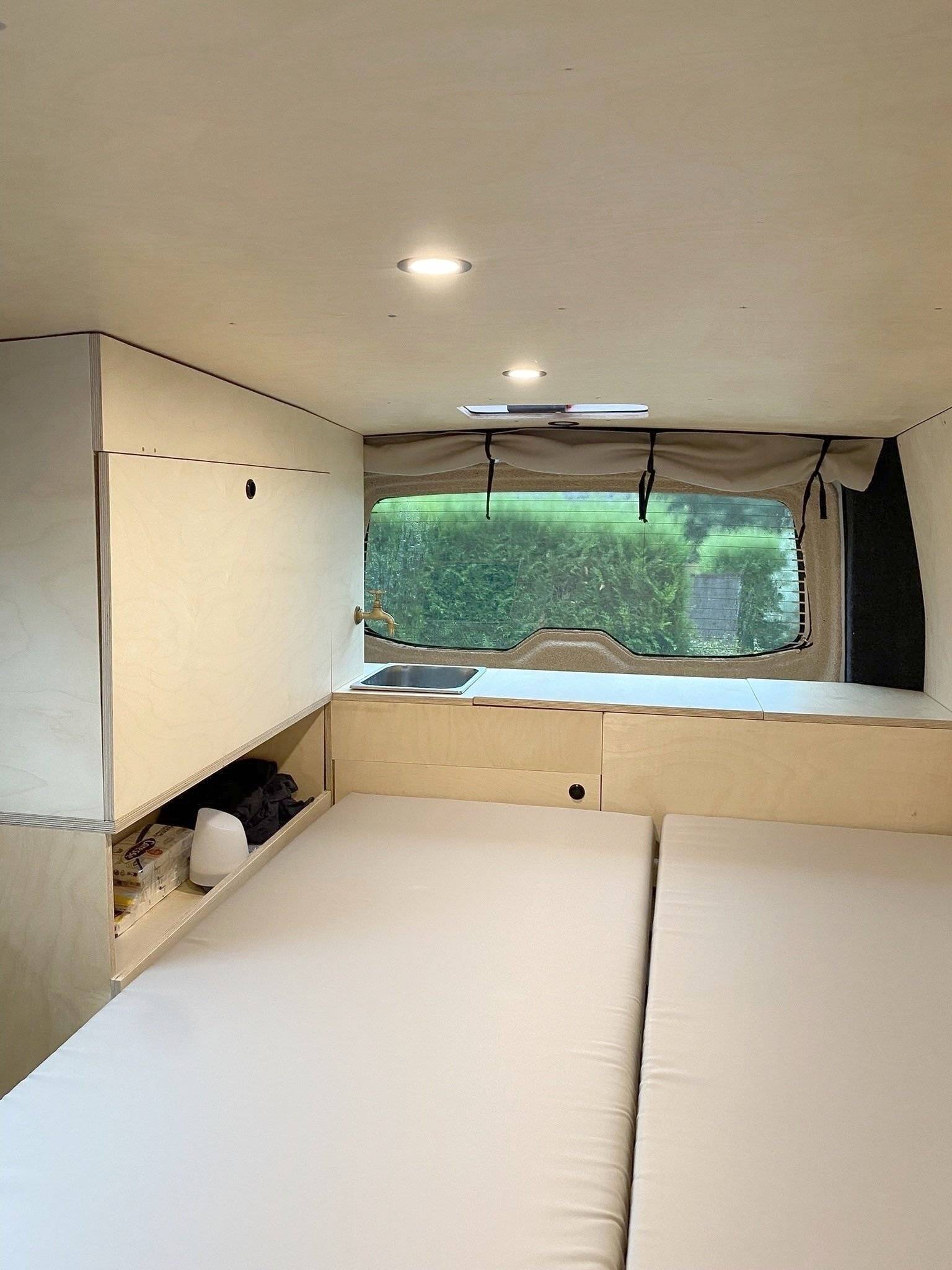 Couchages Mercedes Vito 2,1 l 136 ch - Yescapa