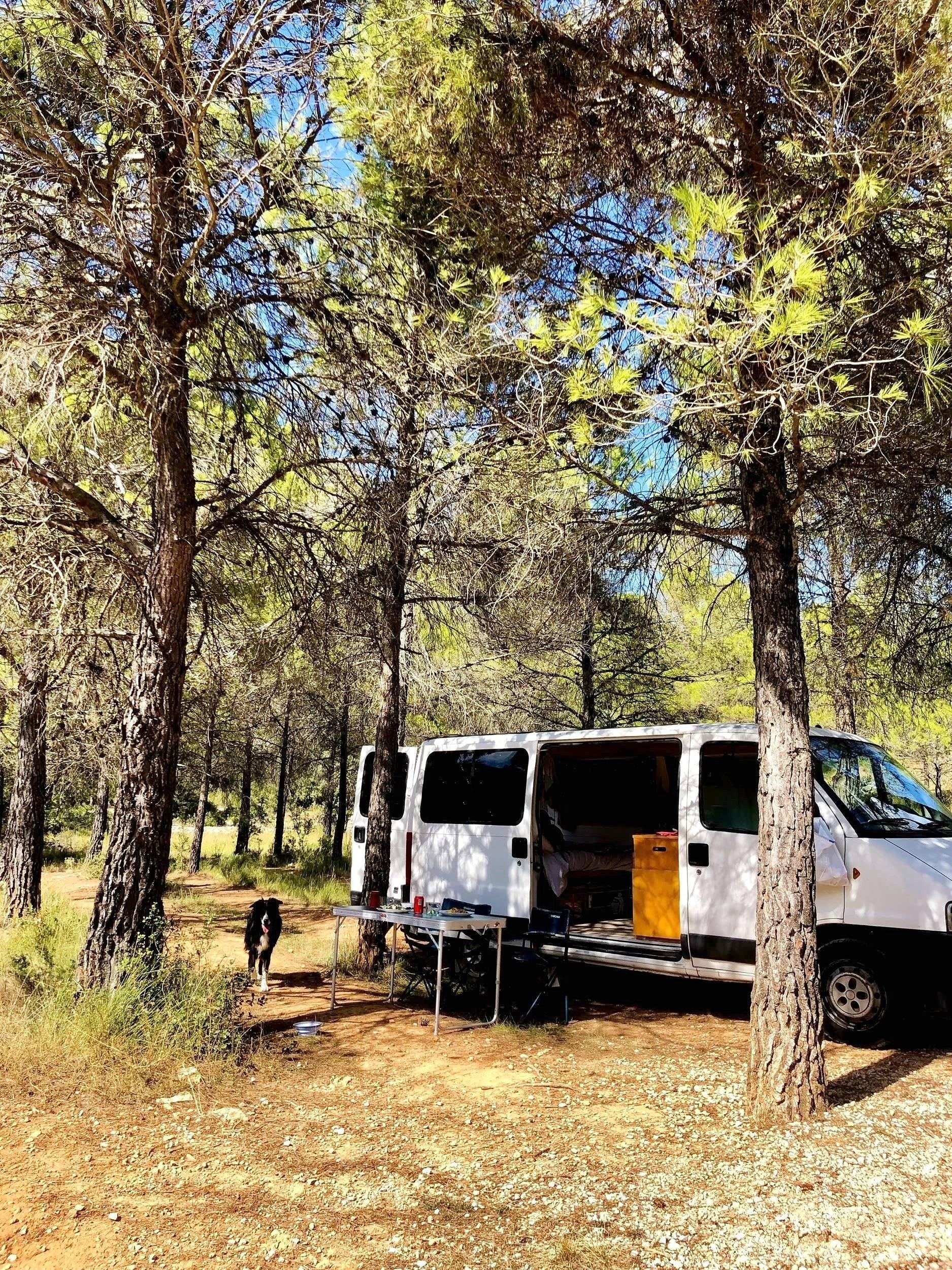 Vista del vehículo ángulo delantero Fiat Ducato 244 2,3 JTD - Yescapa