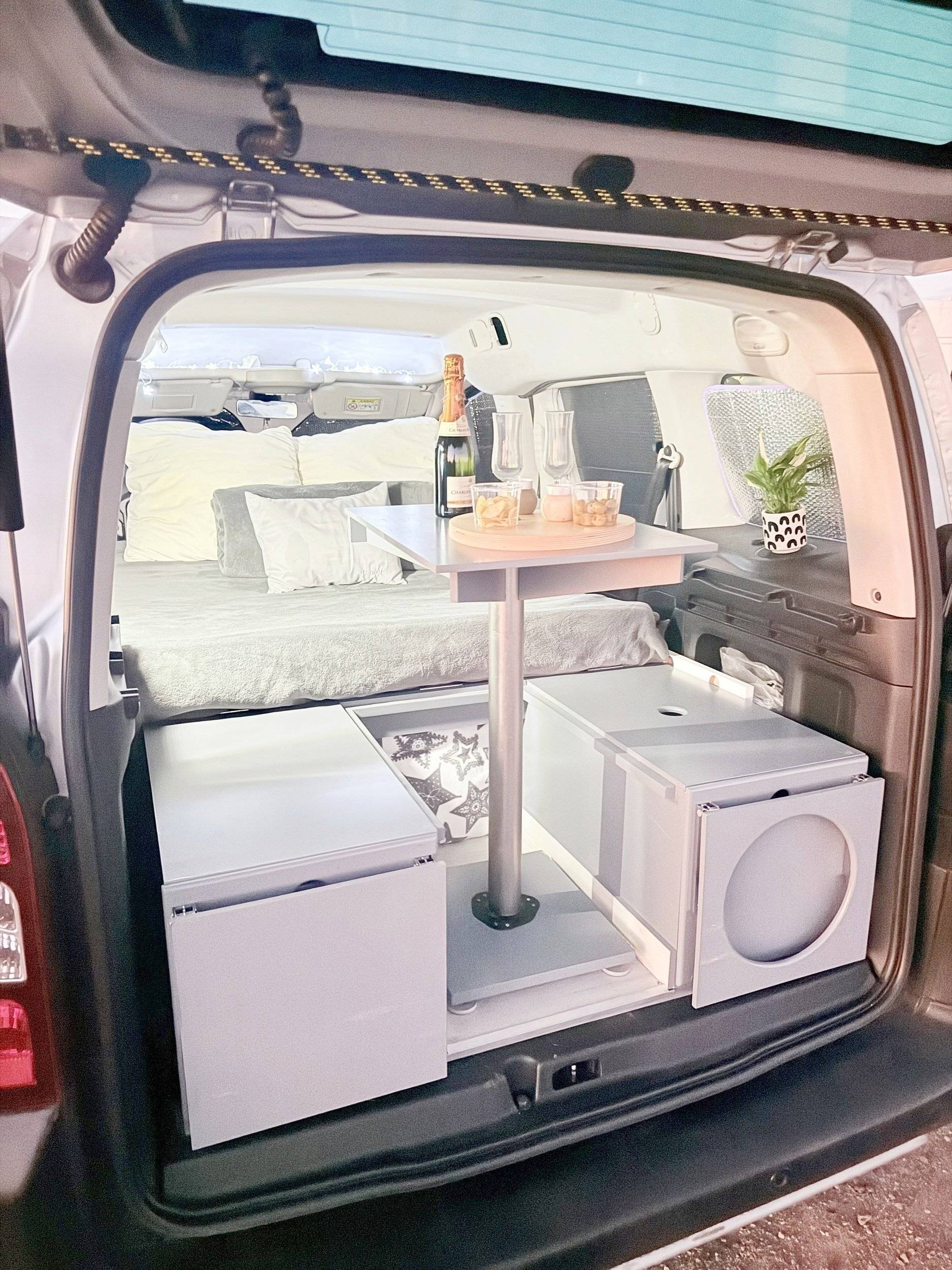 Car Caravane Peugeot Partner Tepee