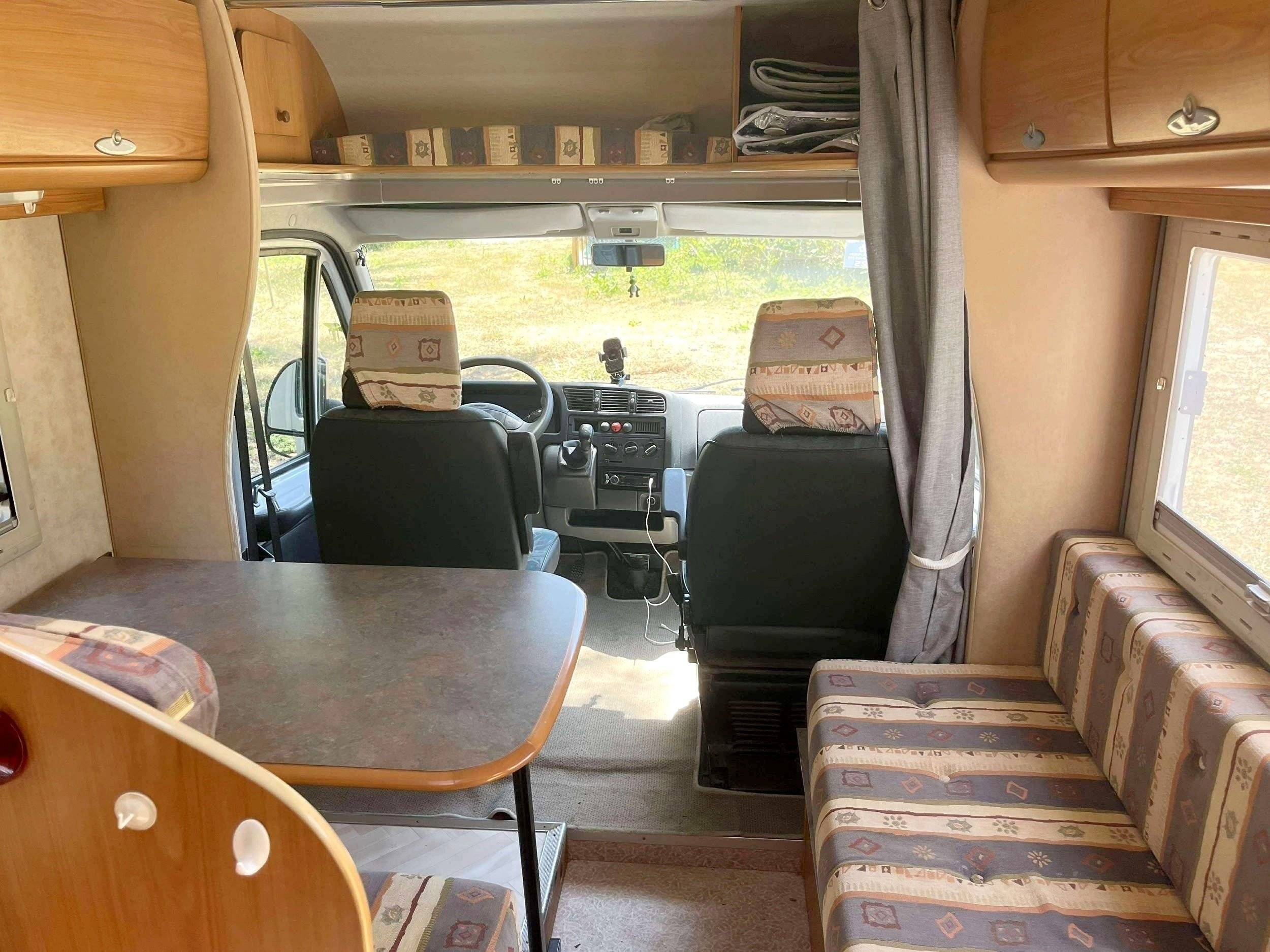 Coin repas Citroën Rapido - Yescapa
