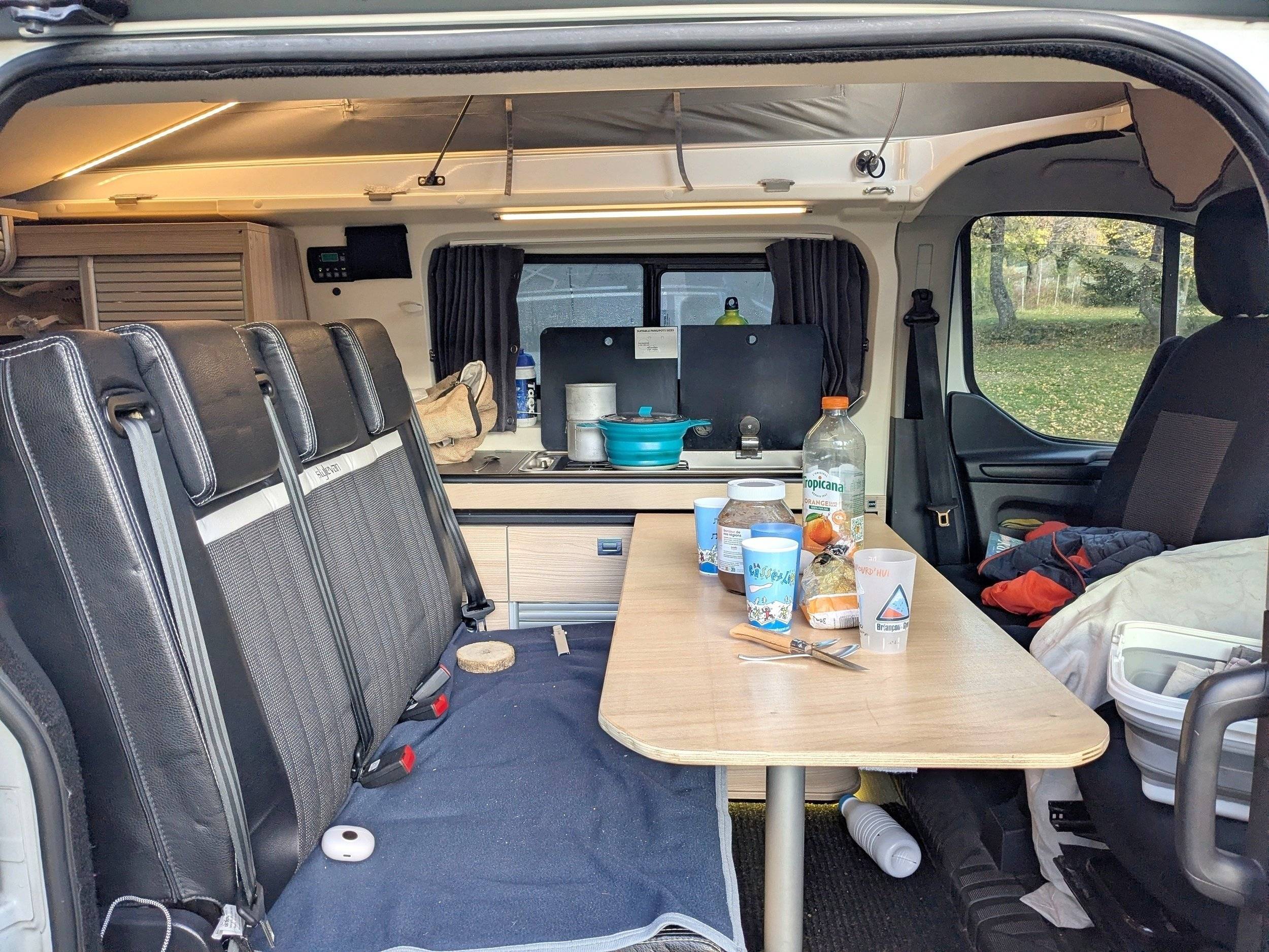 Essecke Ford FORD TRANSIT CUSTOM 130ch - Yescapa