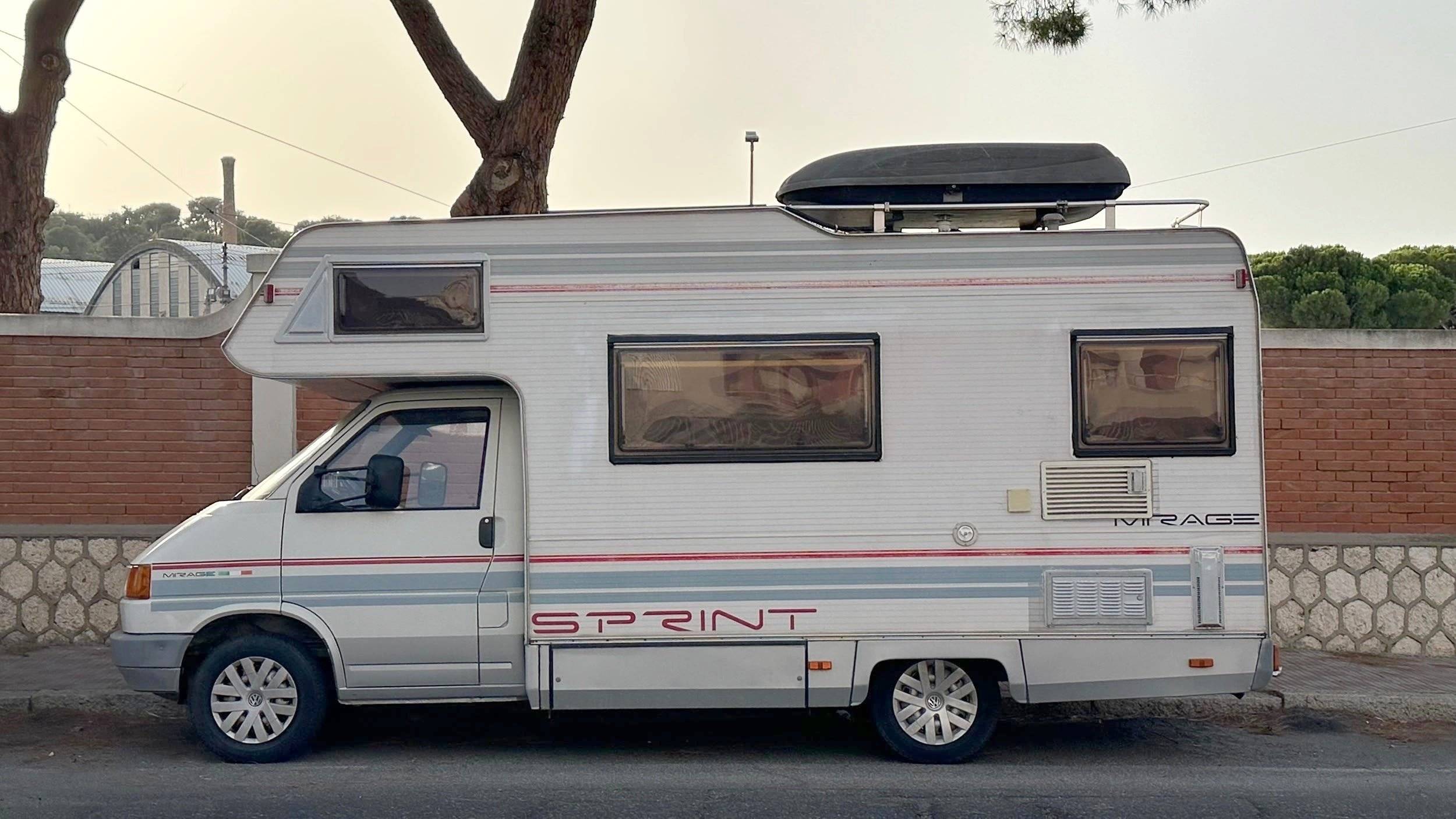Vista del vehículo ángulo delantero Volkswagen T4 - Yescapa