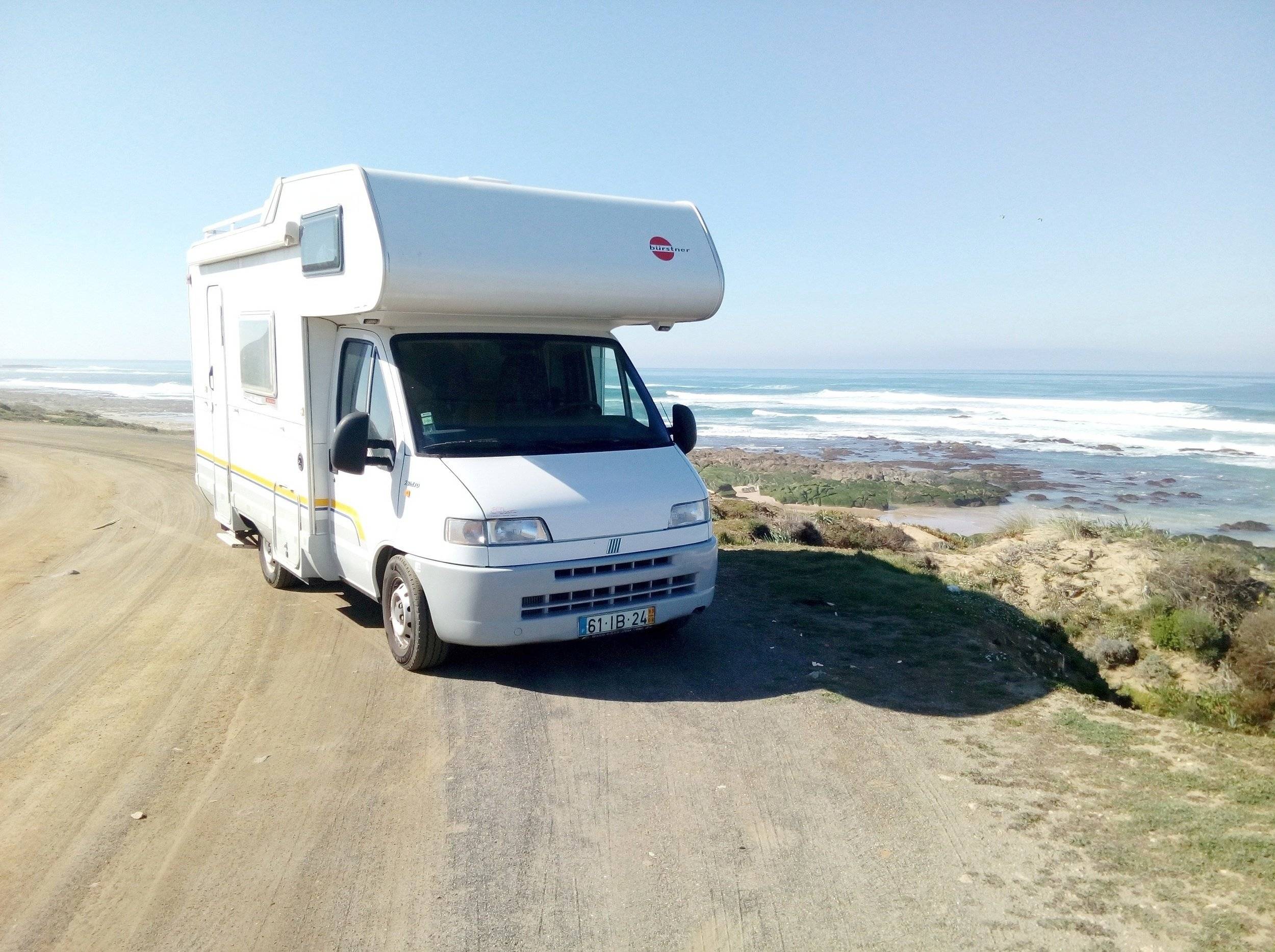 Front view from 3/4 Fiat Ducato 230 - Yescapa