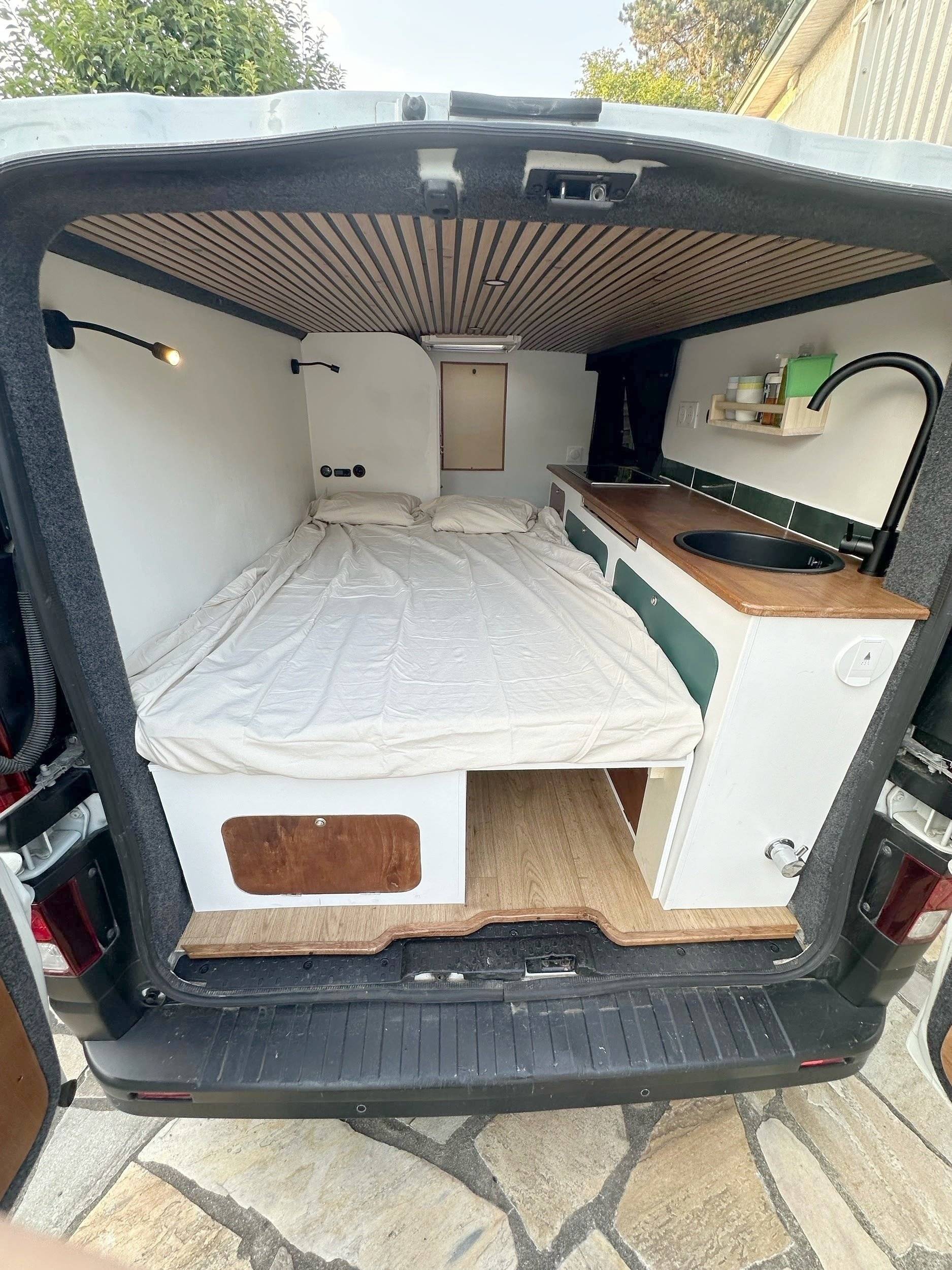 Slaapplaatsen Renault Trafic 2,0 l dCi 115 ch - Yescapa