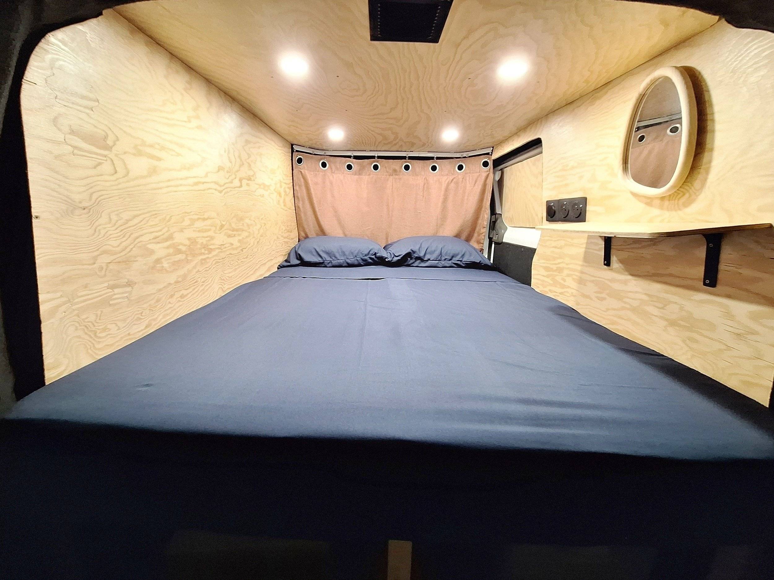 Schlafplätze Nissan NV200 - Yescapa